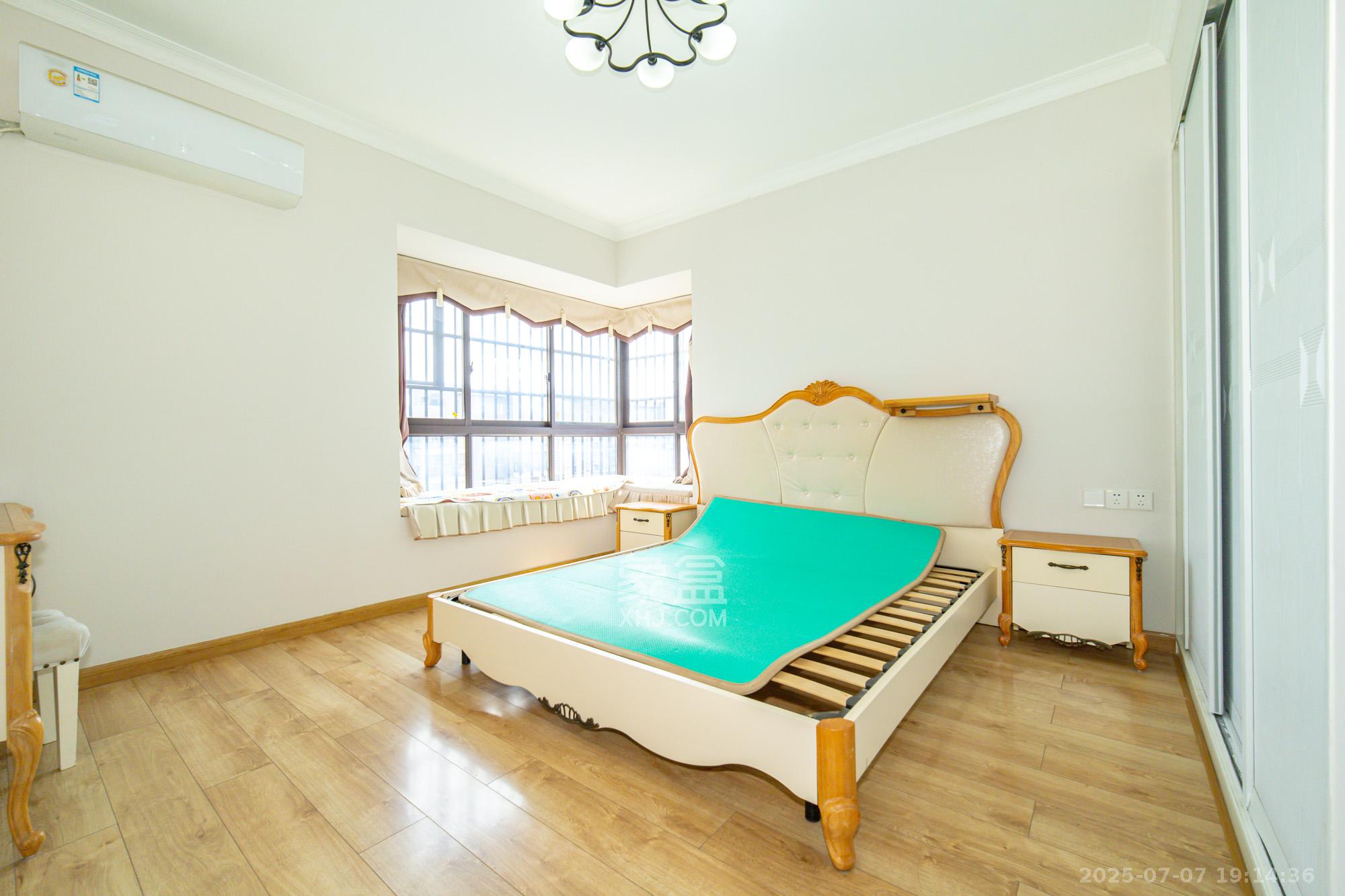 尚都花园城  4室2厅2卫    105.0万 尚都花园城  4室2厅2卫    105.0万卧室