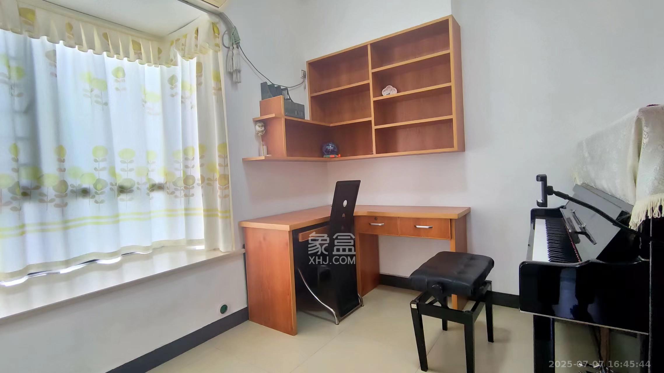 莱茵城  3室2厅1卫    2000.0元/月 莱茵城  3室2厅1卫    2000.0元/月室内图