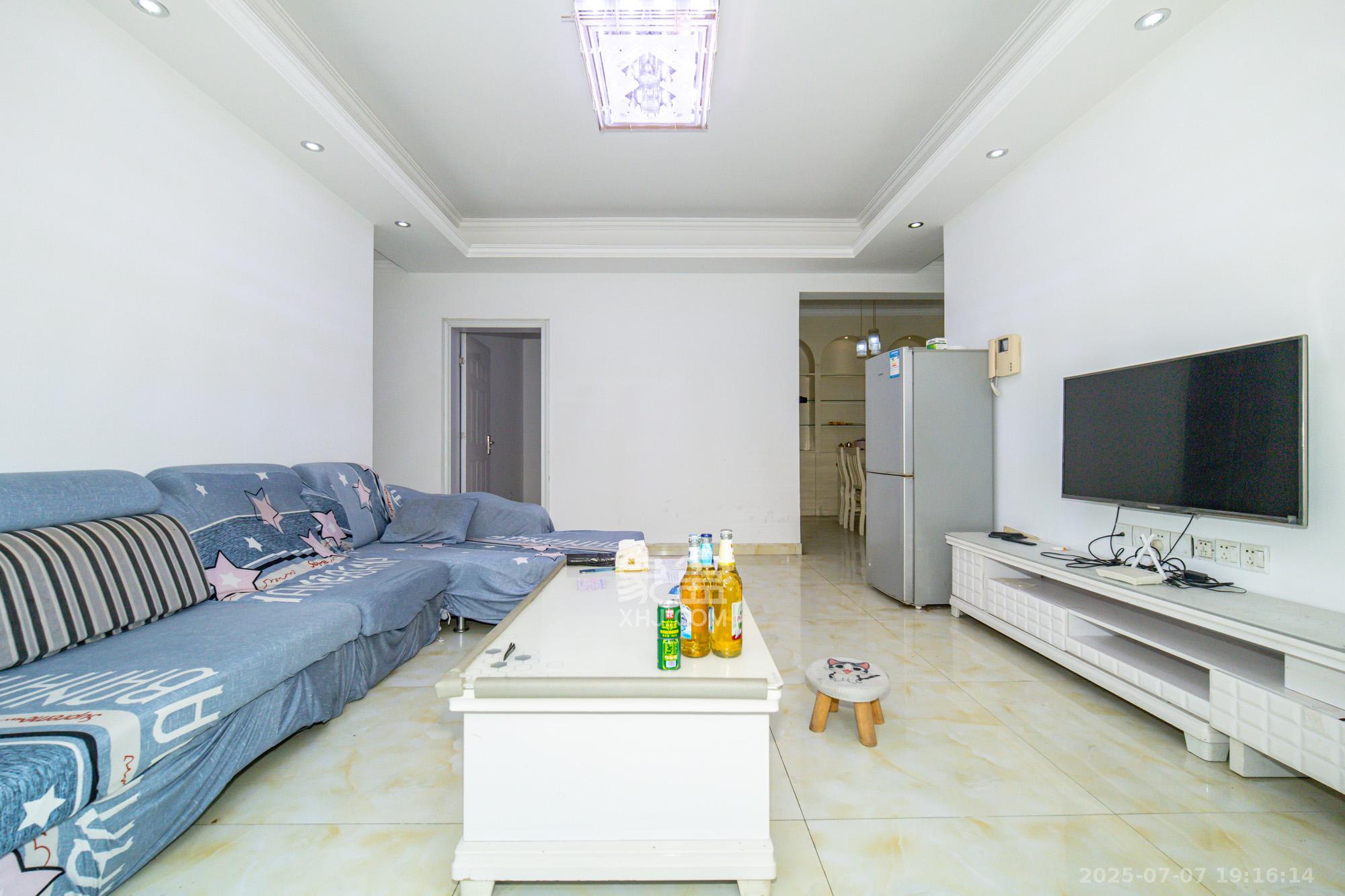 楚天世纪城东苑  3室2厅1卫    49.8万 楚天世纪城东苑  3室2厅1卫    49.8万客厅