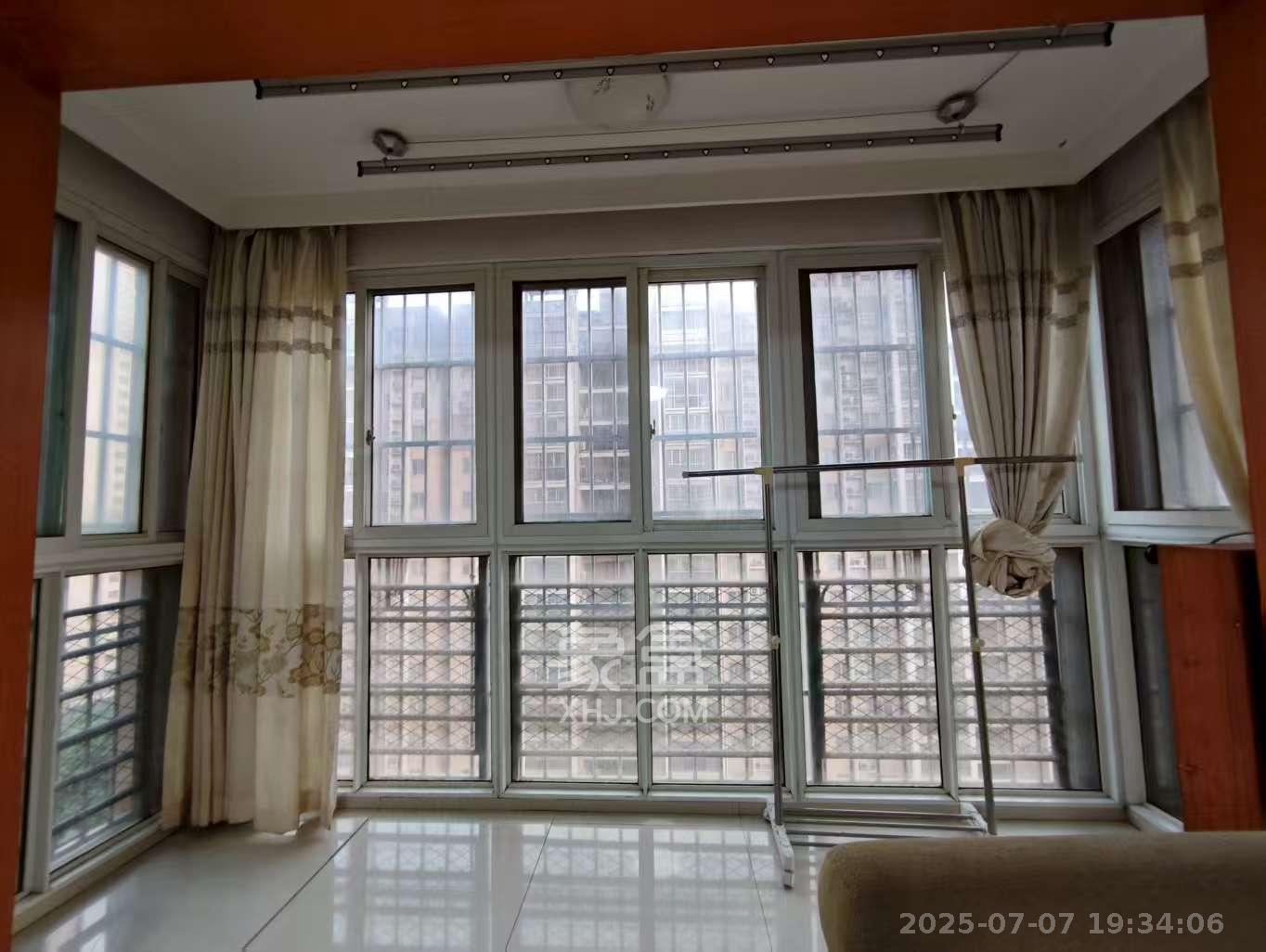 圣力华苑  3室2厅1卫   1800.00元/月室内图