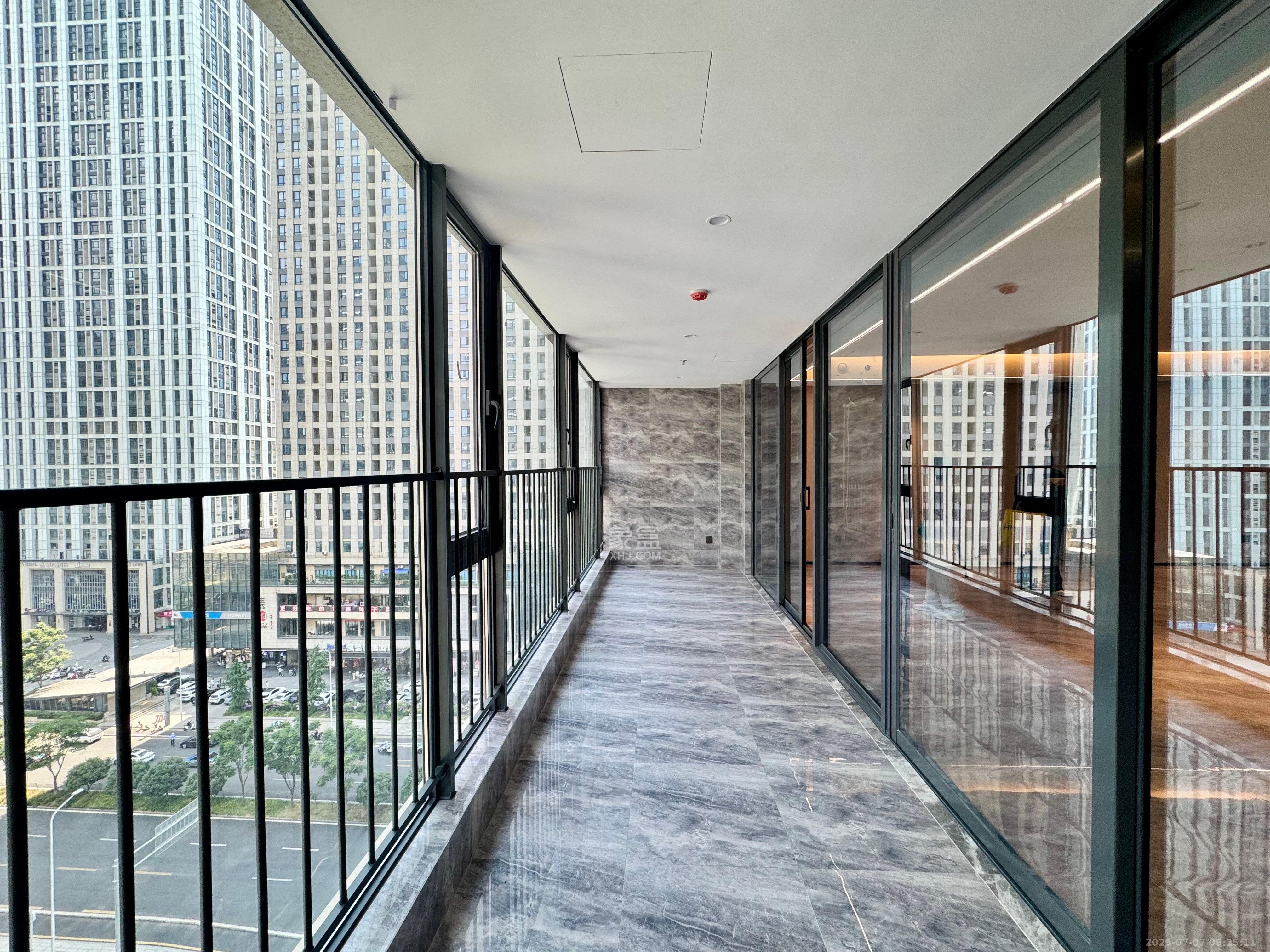 旭辉铂悦湘江 4室2厅3卫 12000.0元/月 旭辉铂悦湘江 4室2厅3卫 12000.0元/月室内图