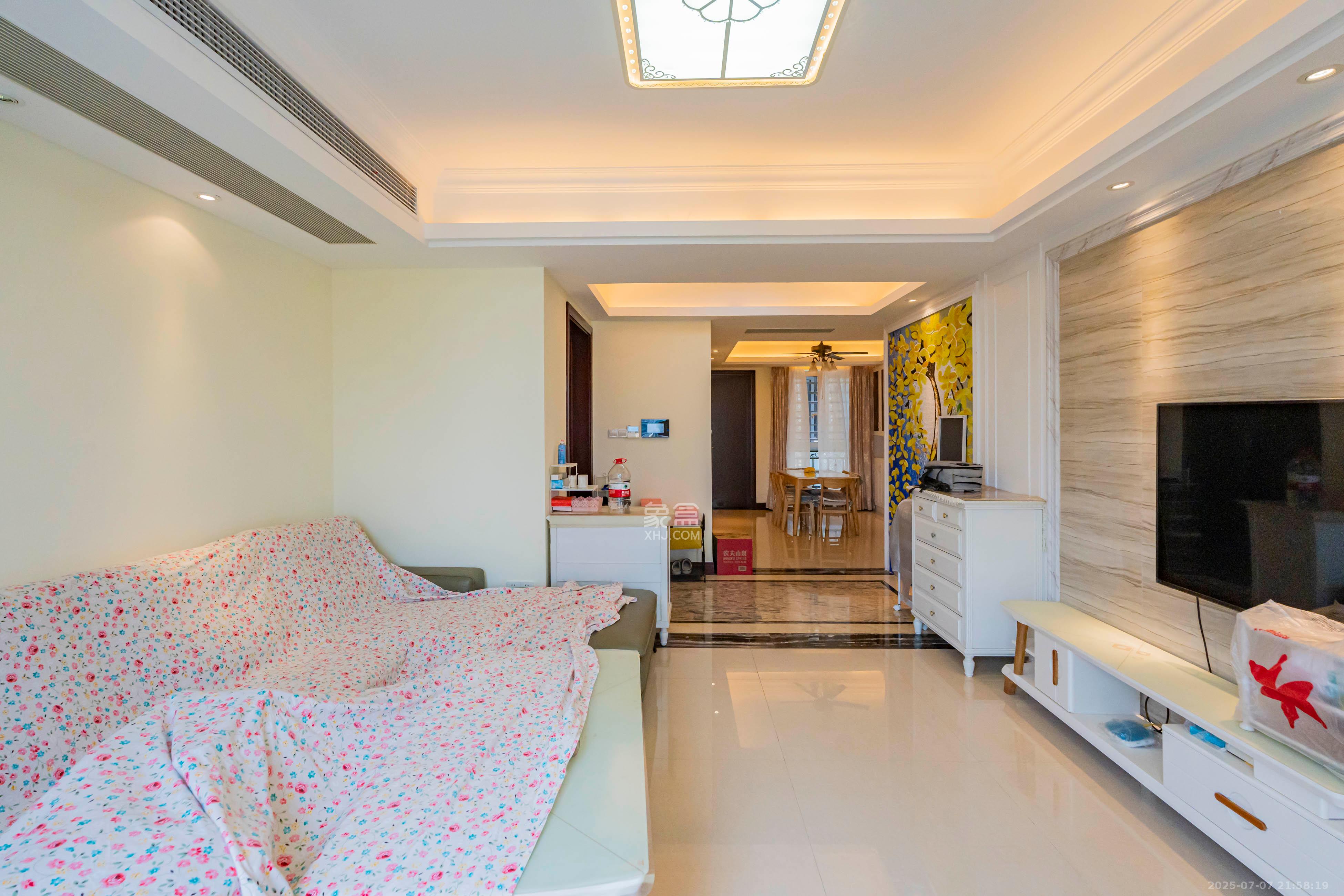 复地崑玉国际一期 3室2厅2卫 258.0万 复地崑玉国际一期 3室2厅2卫 258.0万客厅