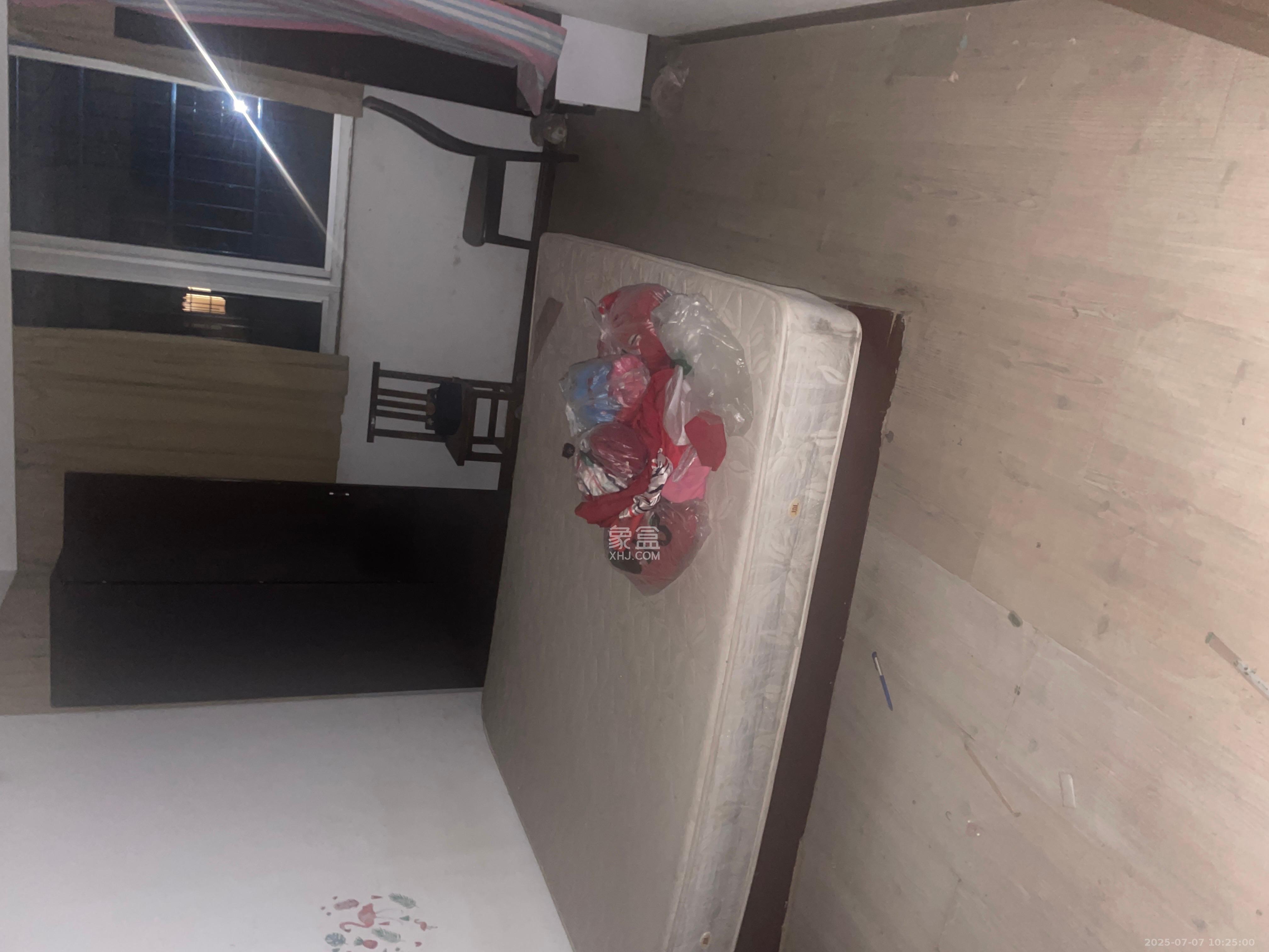 金泉公寓  5室2厅2卫    2300.0元/月室内图