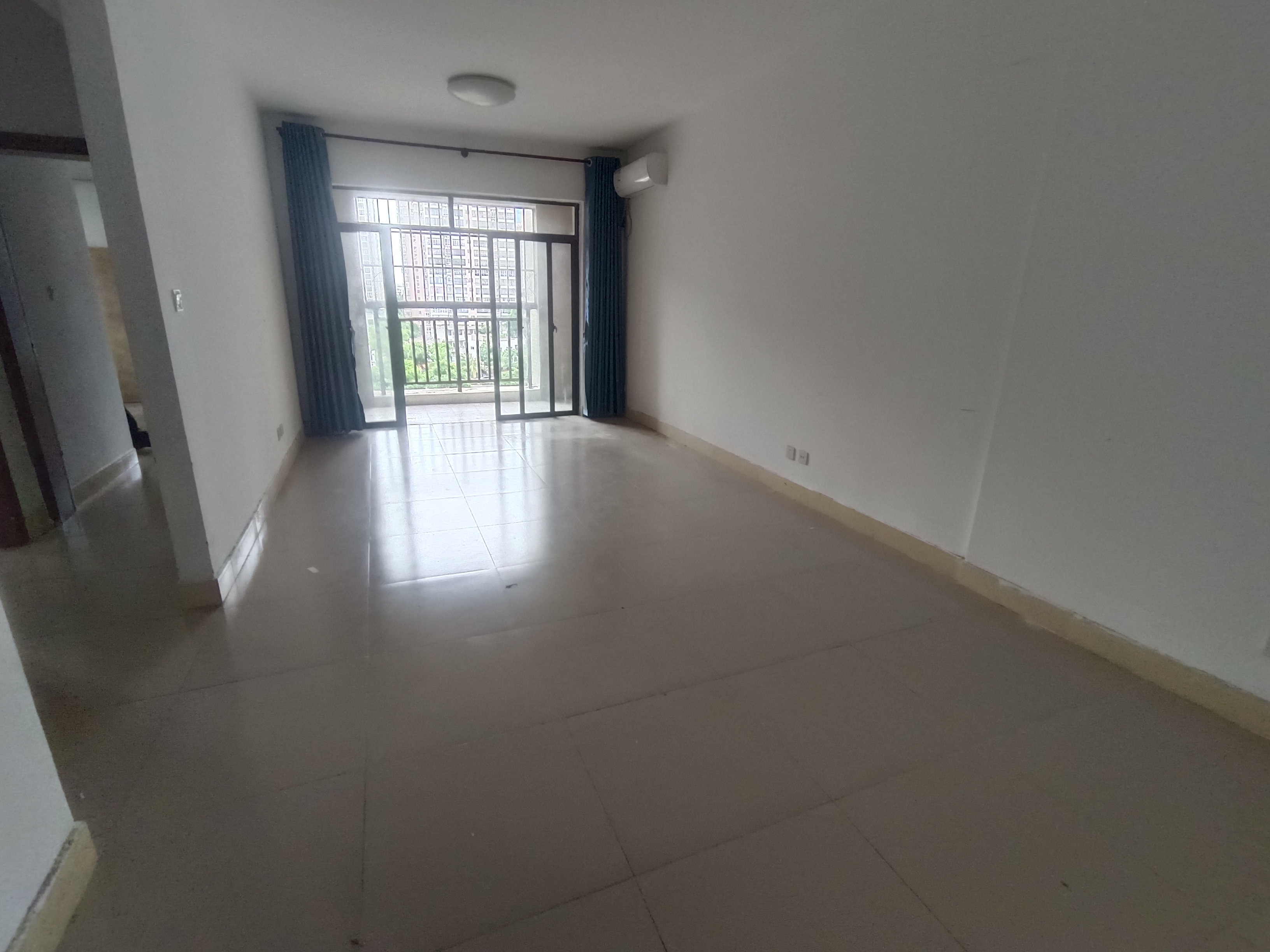 红城湖延长线(别名:滨江华庭) 2室2厅1卫 95.0万 红城湖延长线(别名:滨江华庭) 2室2厅1卫 95.0万客厅