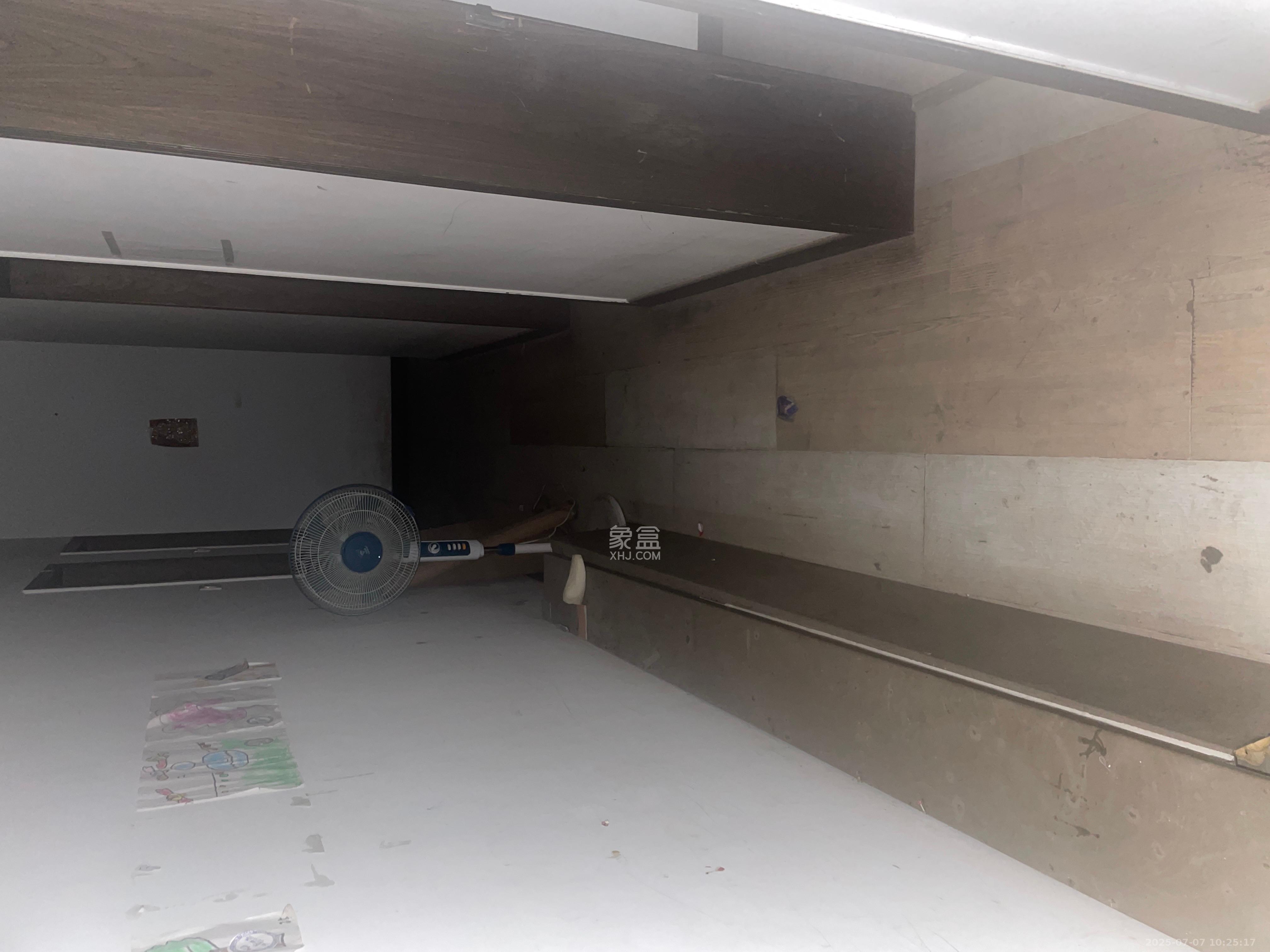 金泉公寓  5室2厅2卫    2300.0元/月室内图