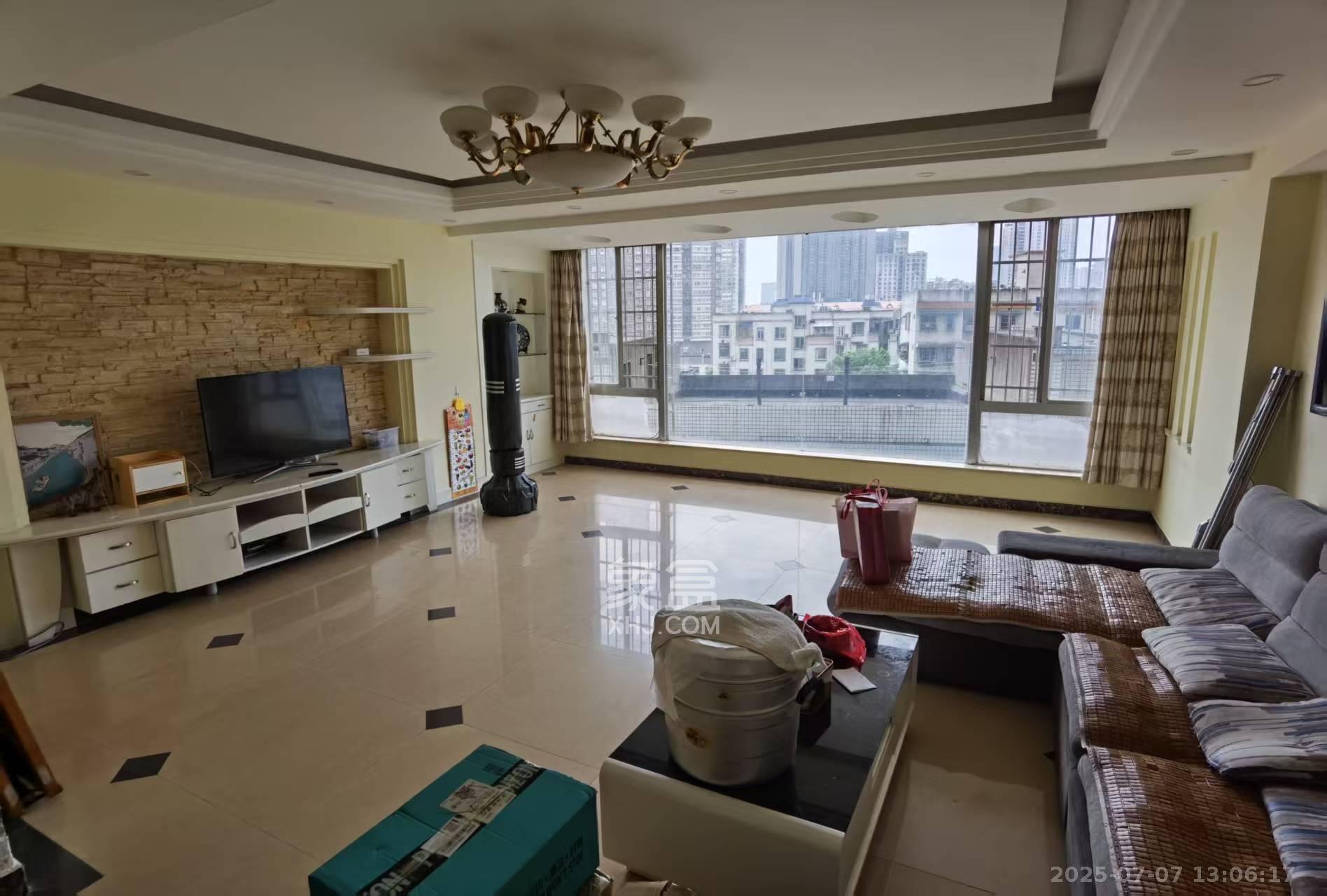 中国人民财产股份公司宿舍(人民保险公司宿舍)  3室1厅2卫    2600.0元/月 中国人民财产股份公司宿舍(人民保险公司宿舍)  3室1厅2卫    2600.0元/月