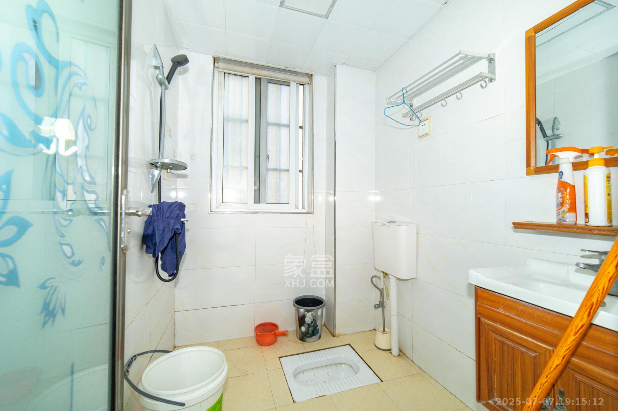 楚天世纪城西苑  3室2厅1卫    66.0万 楚天世纪城西苑  3室2厅1卫    66.0万卫生间