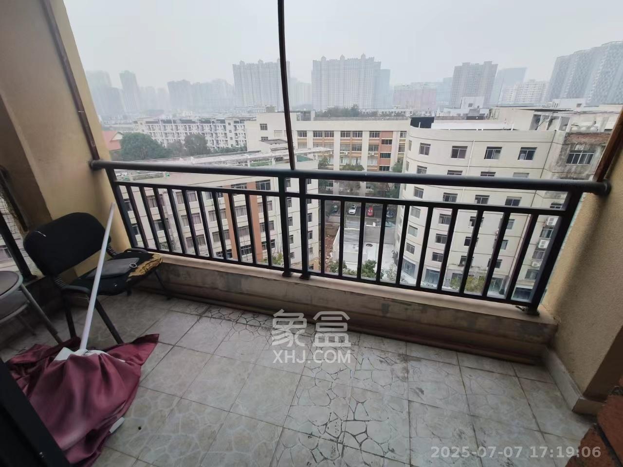 香溢豪庭  3室2厅2卫    3200.0元/月室内图