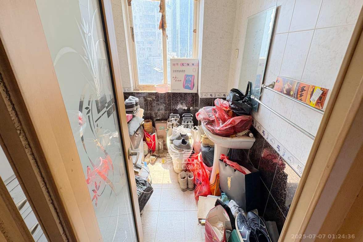 定王府  5室2厅2卫    155.0万 定王府  5室2厅2卫    155.0万卫生间