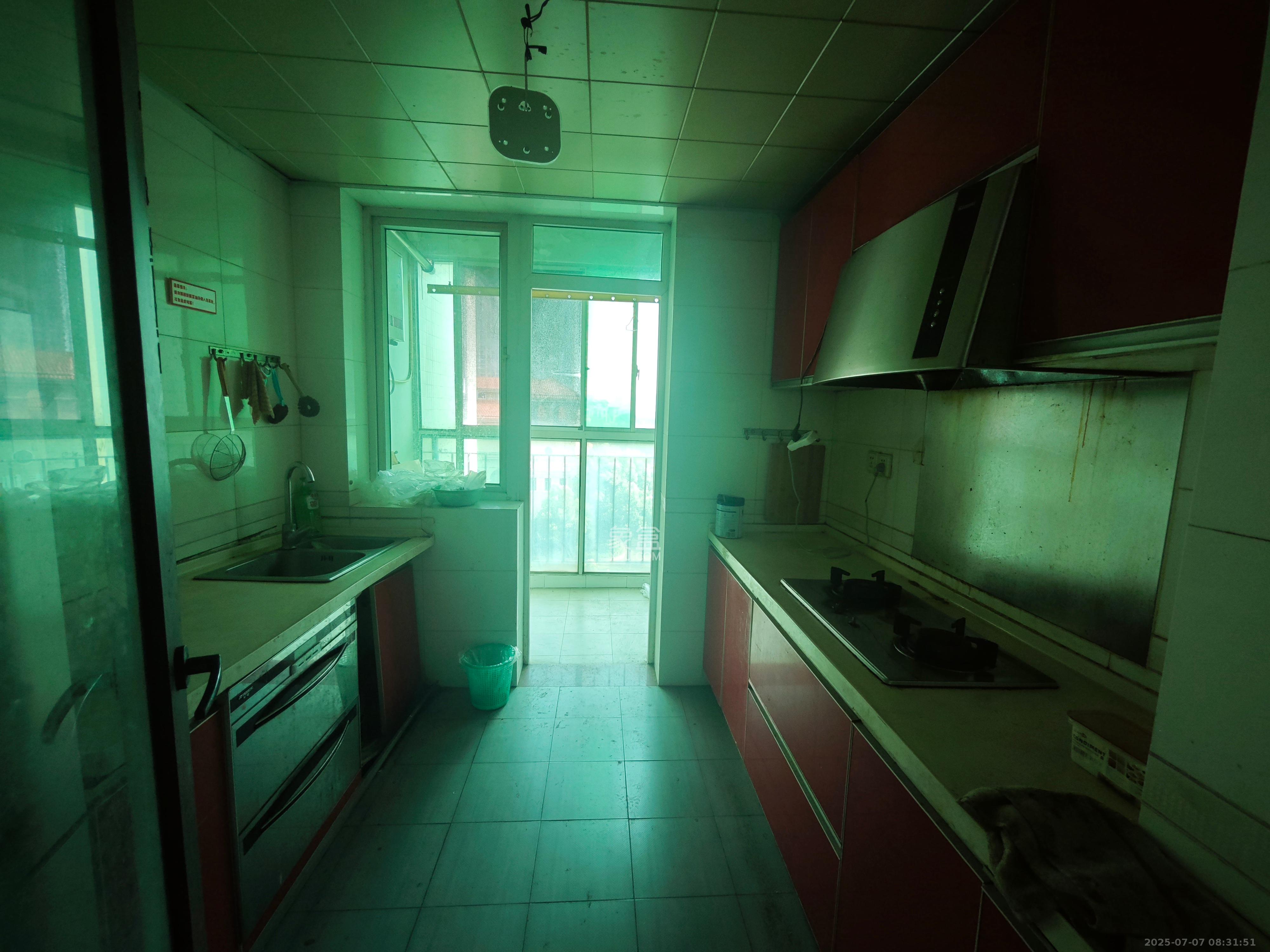 珠江花城一期桂苑  3室2厅2卫    2400.0元/月 珠江花城一期桂苑  3室2厅2卫    2400.0元/月室内图