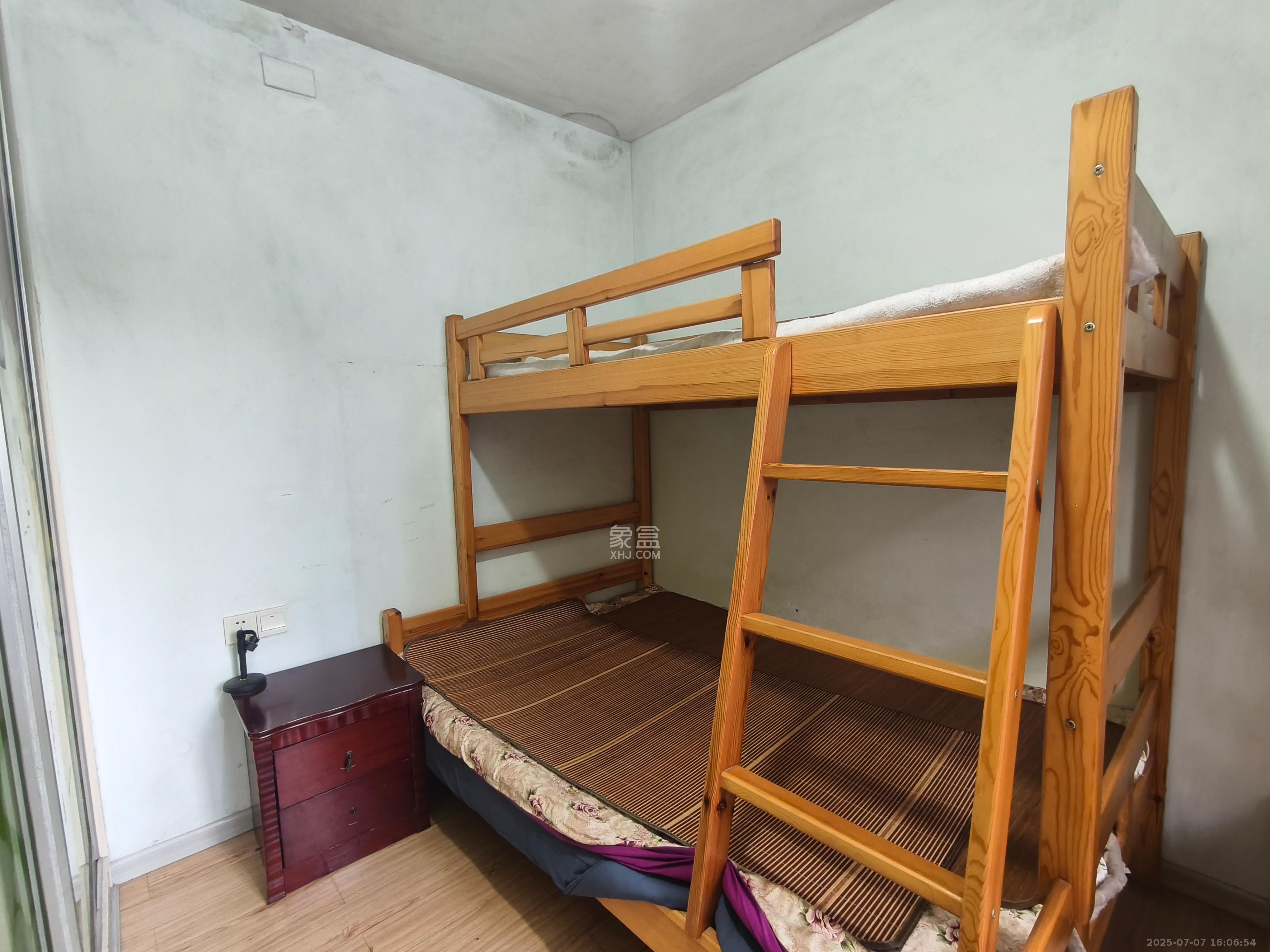 友园山庄  3室2厅1卫    1800.0元/月室内图