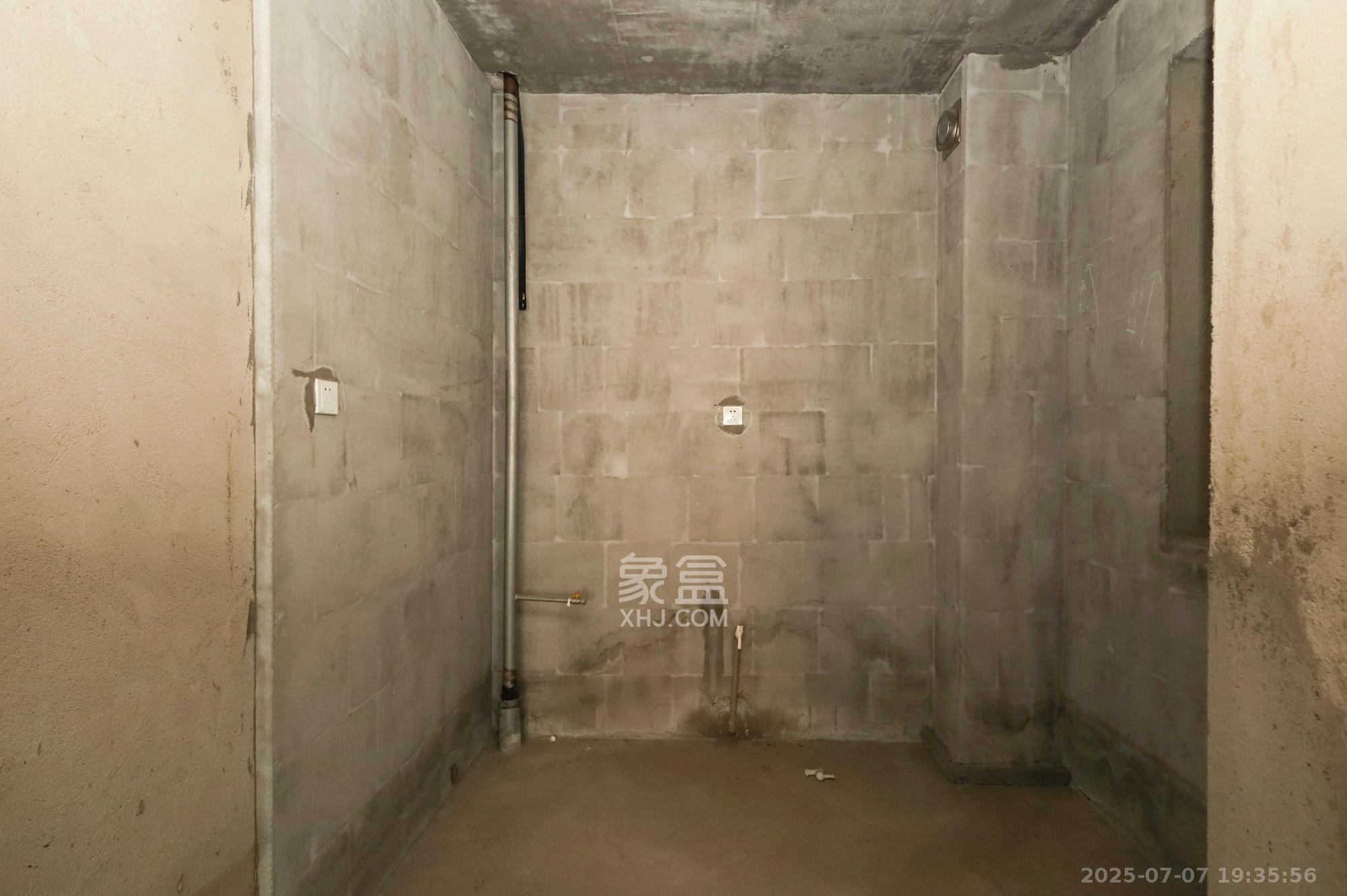 帝辰金缇水郡 3室2厅2卫 55.0万 帝辰金缇水郡 3室2厅2卫 55.0万厨房