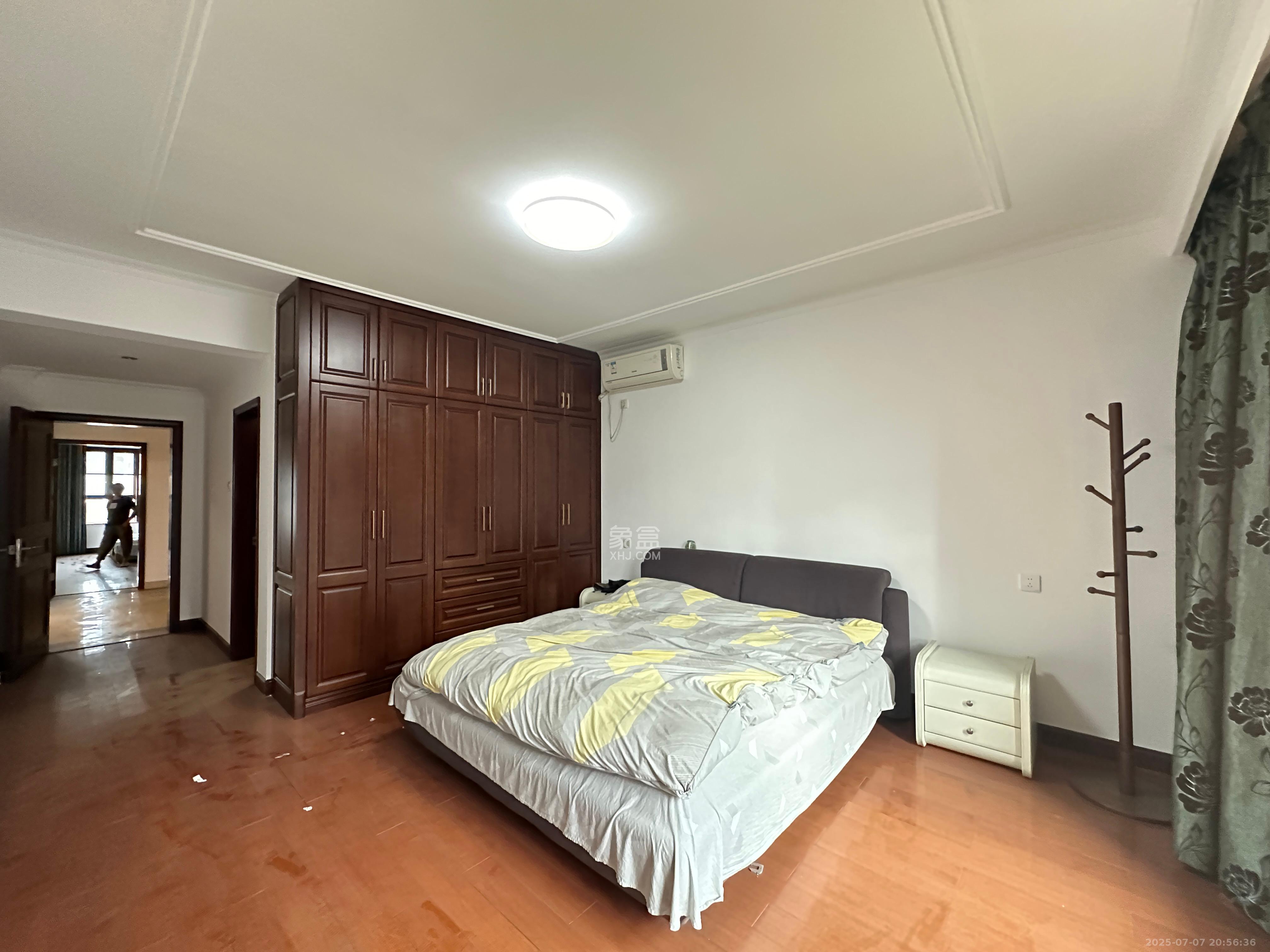 中隆国际御玺 4室2厅3卫 5200.0元/月 中隆国际御玺 4室2厅3卫 5200.0元/月室内图