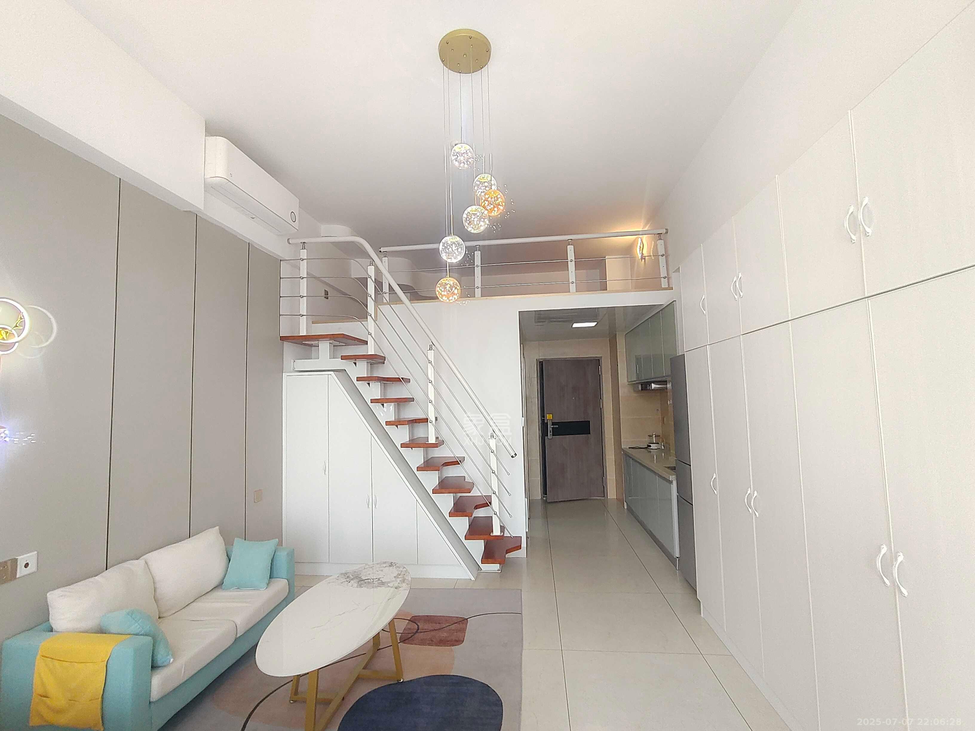 新世界广场 1室1厅1卫 2100.0元/月 新世界广场 1室1厅1卫 2100.0元/月室内图