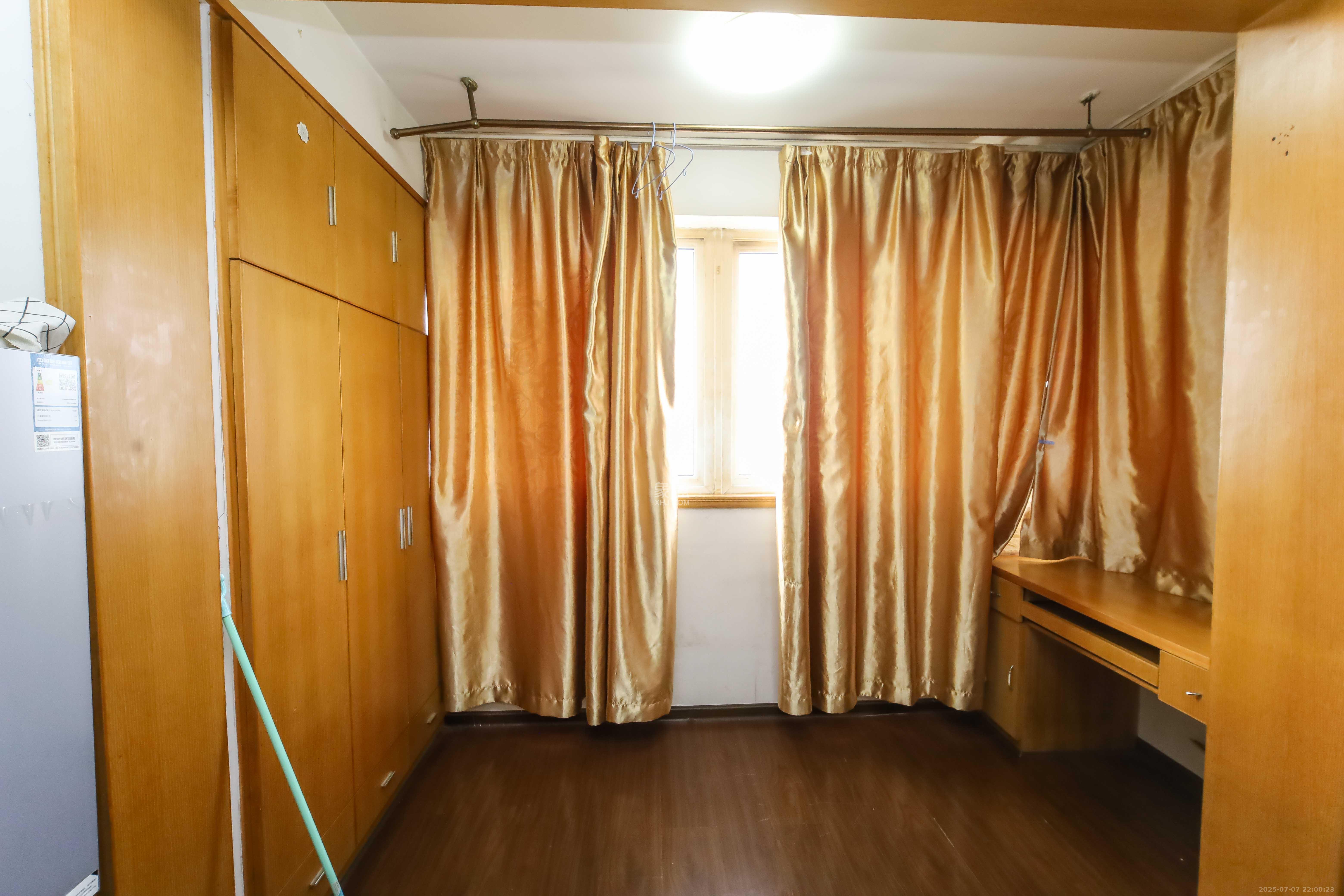 诺亚方舟大厦  1室1厅1卫    28.0万阳台