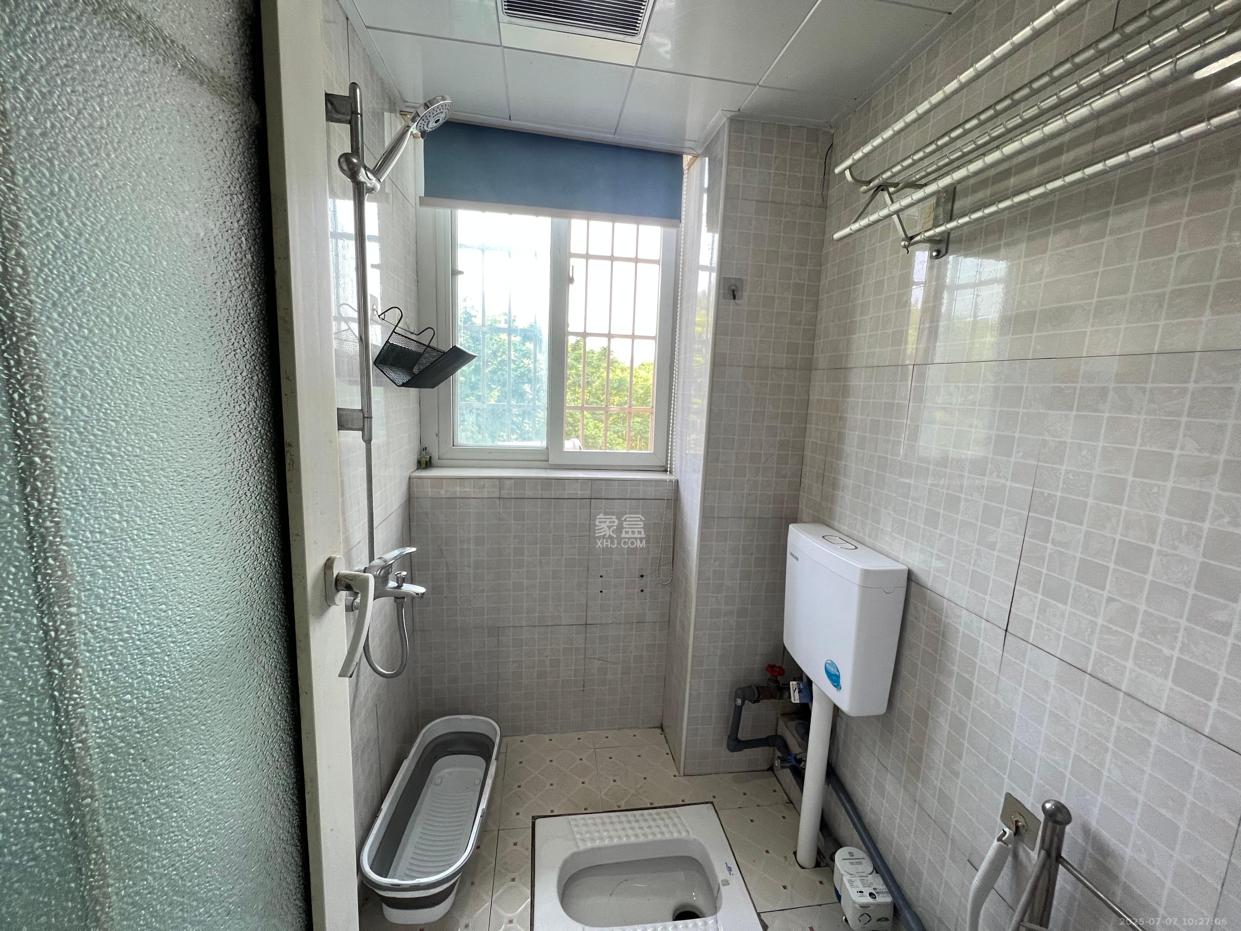 新诚小区  2室2厅1卫   1400.00元/月室内图