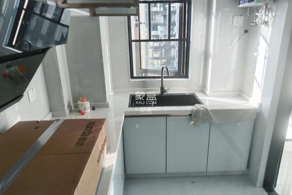 湾田望江府  3室2厅2卫    2200.0元/月 湾田望江府  3室2厅2卫    2200.0元/月室内图