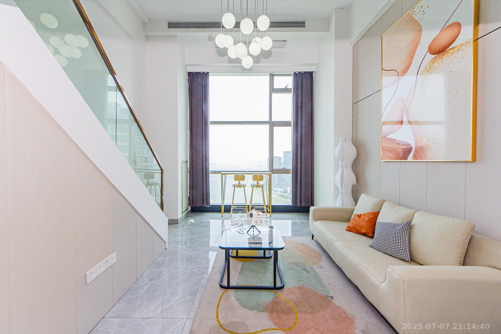 北辰府  1室0厅0卫    65.0万 北辰府  1室0厅0卫    65.0万客厅