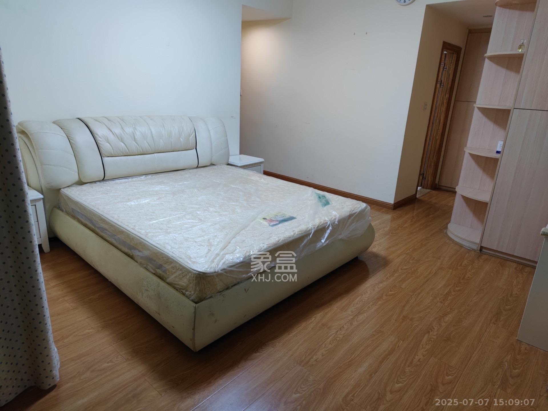 维一星城原山苑 4室2厅2卫 2400.0元/月 维一星城原山苑 4室2厅2卫 2400.0元/月室内图