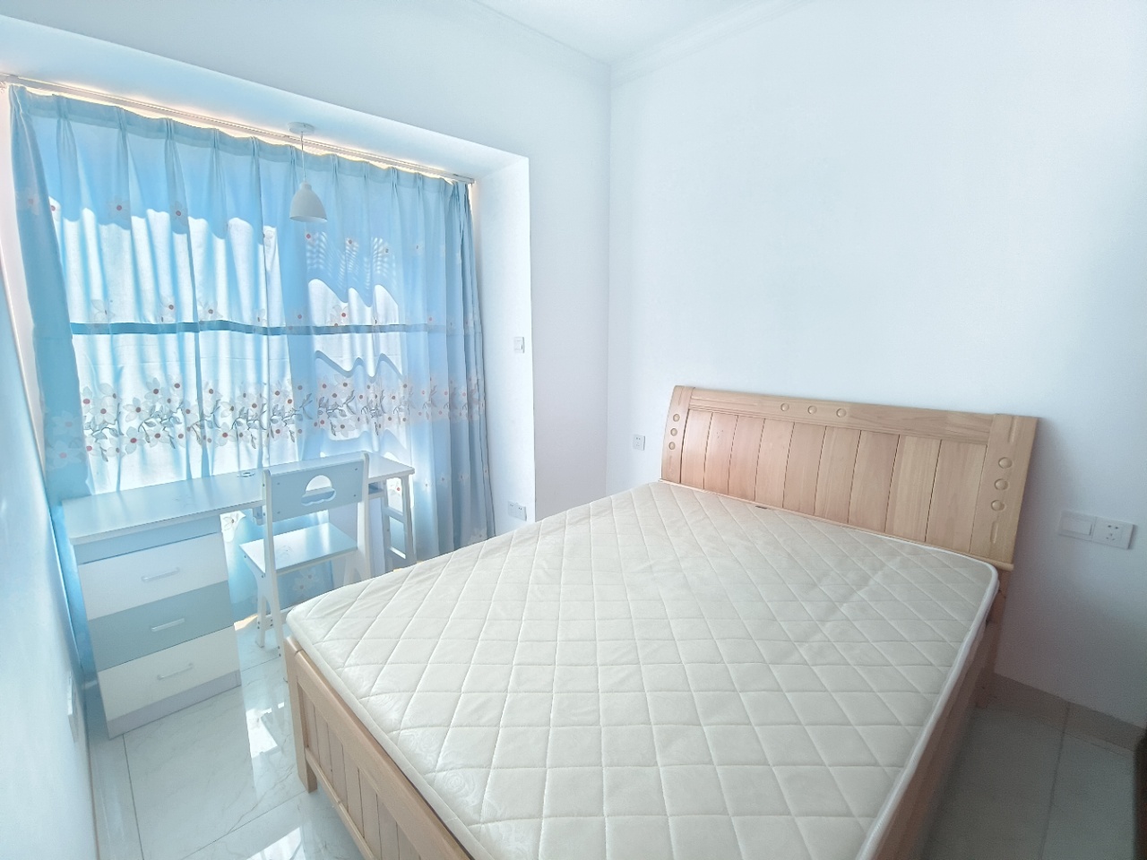 芒果社 2室2厅1卫 2500.0元/月 芒果社 2室2厅1卫 2500.0元/月室内图