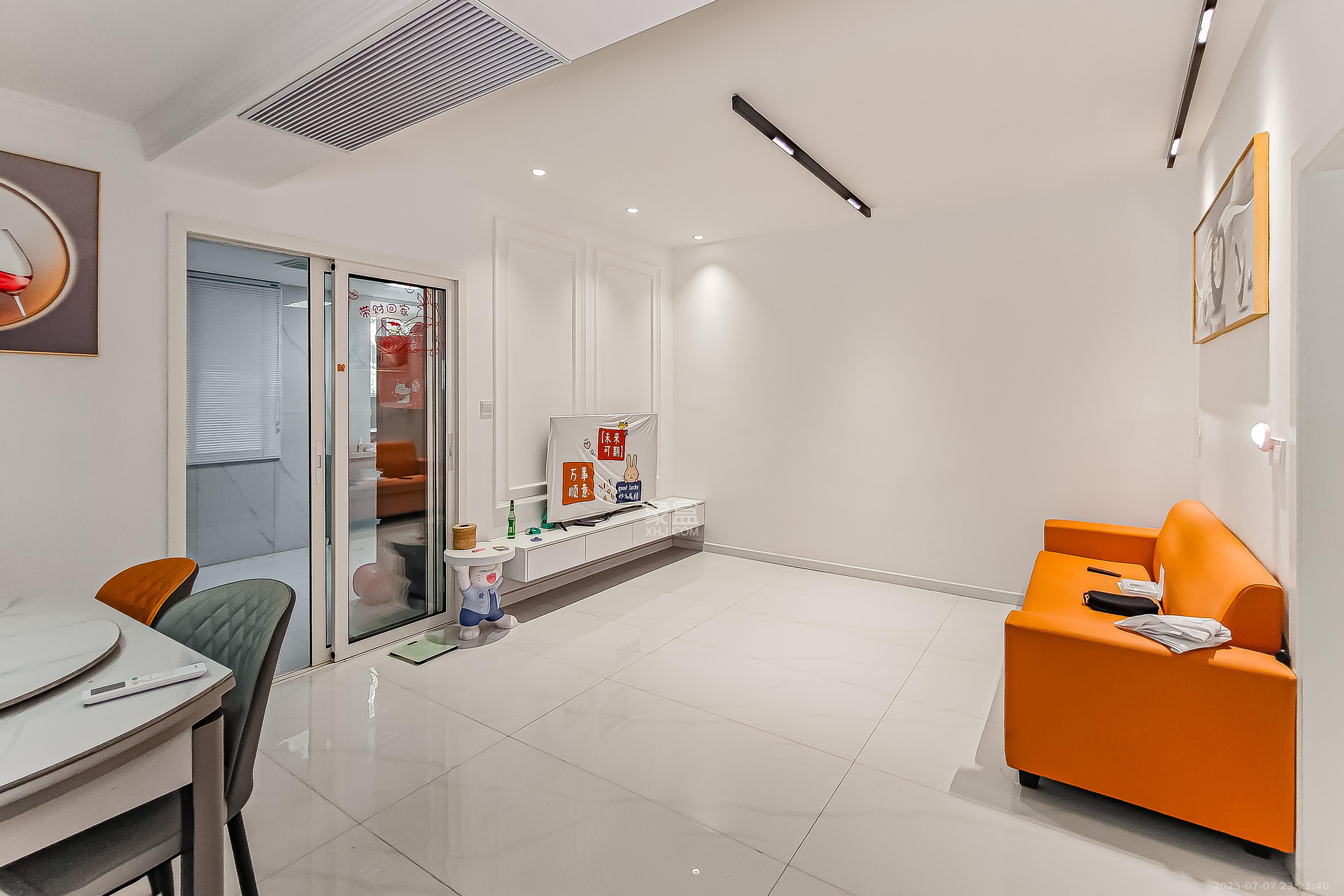 东瓜山二村 2室1厅1卫 62.0万 东瓜山二村 2室1厅1卫 62.0万客厅