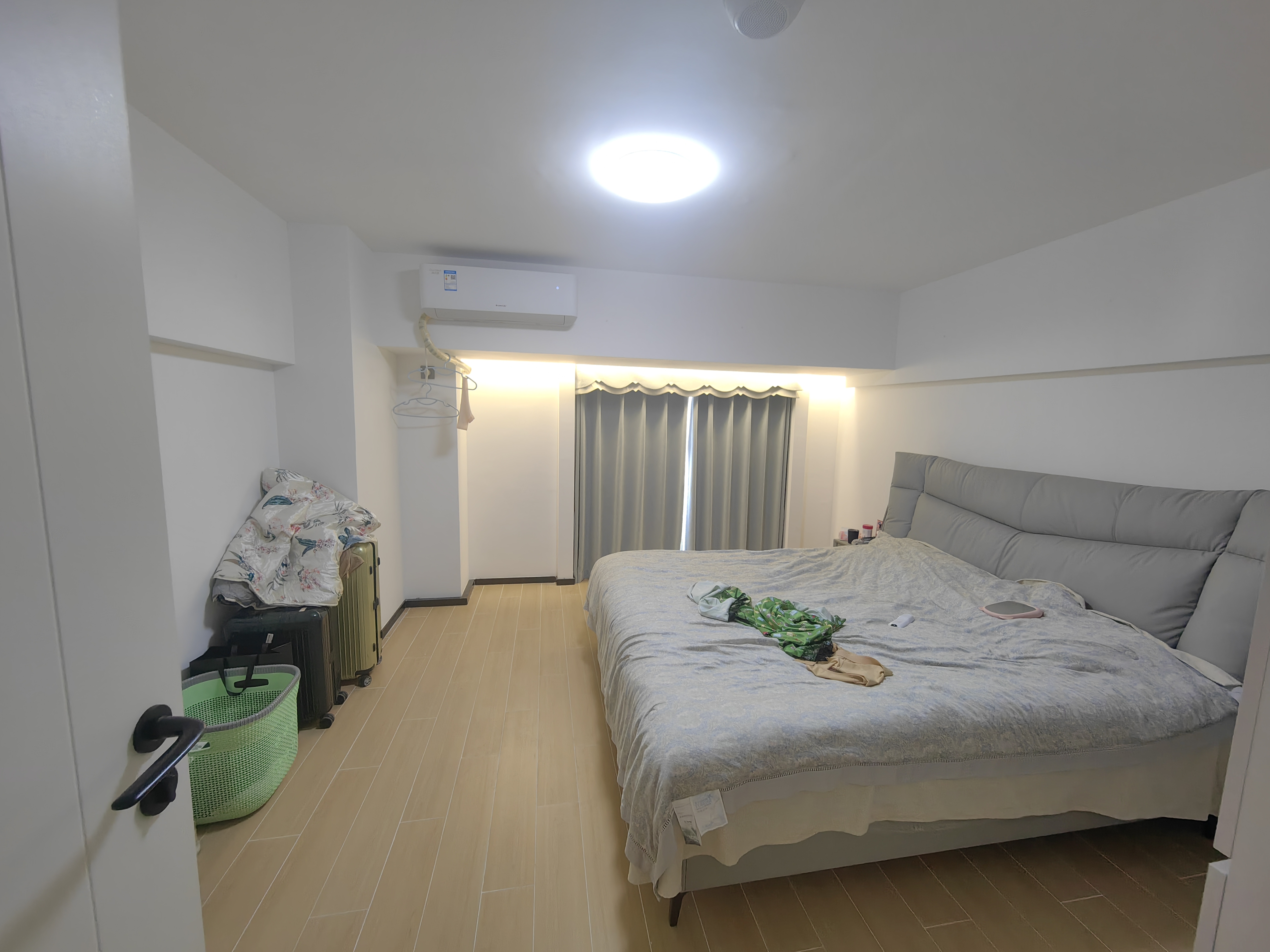 海航豪庭南苑  1室2厅2卫   3500.00元/月室内图