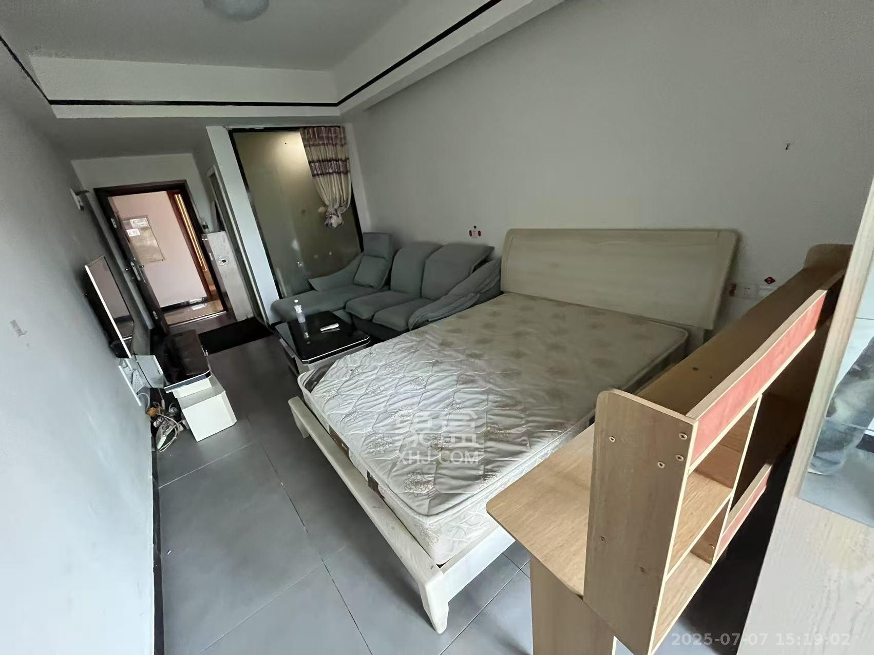 长盛上东区  1室1厅1卫   1300.00元/月室内图