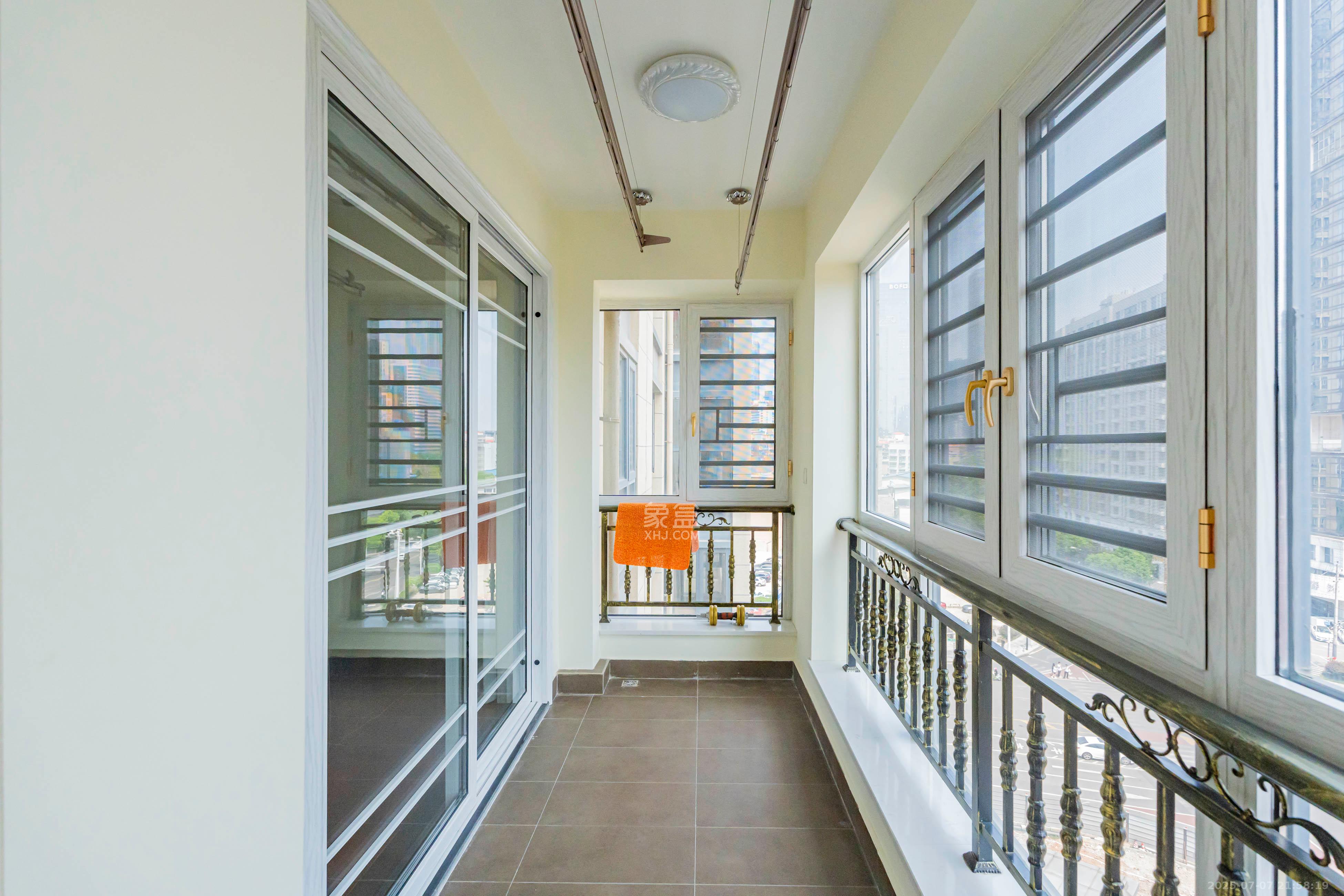 复地崑玉国际一期 3室2厅2卫 258.0万 复地崑玉国际一期 3室2厅2卫 258.0万阳台