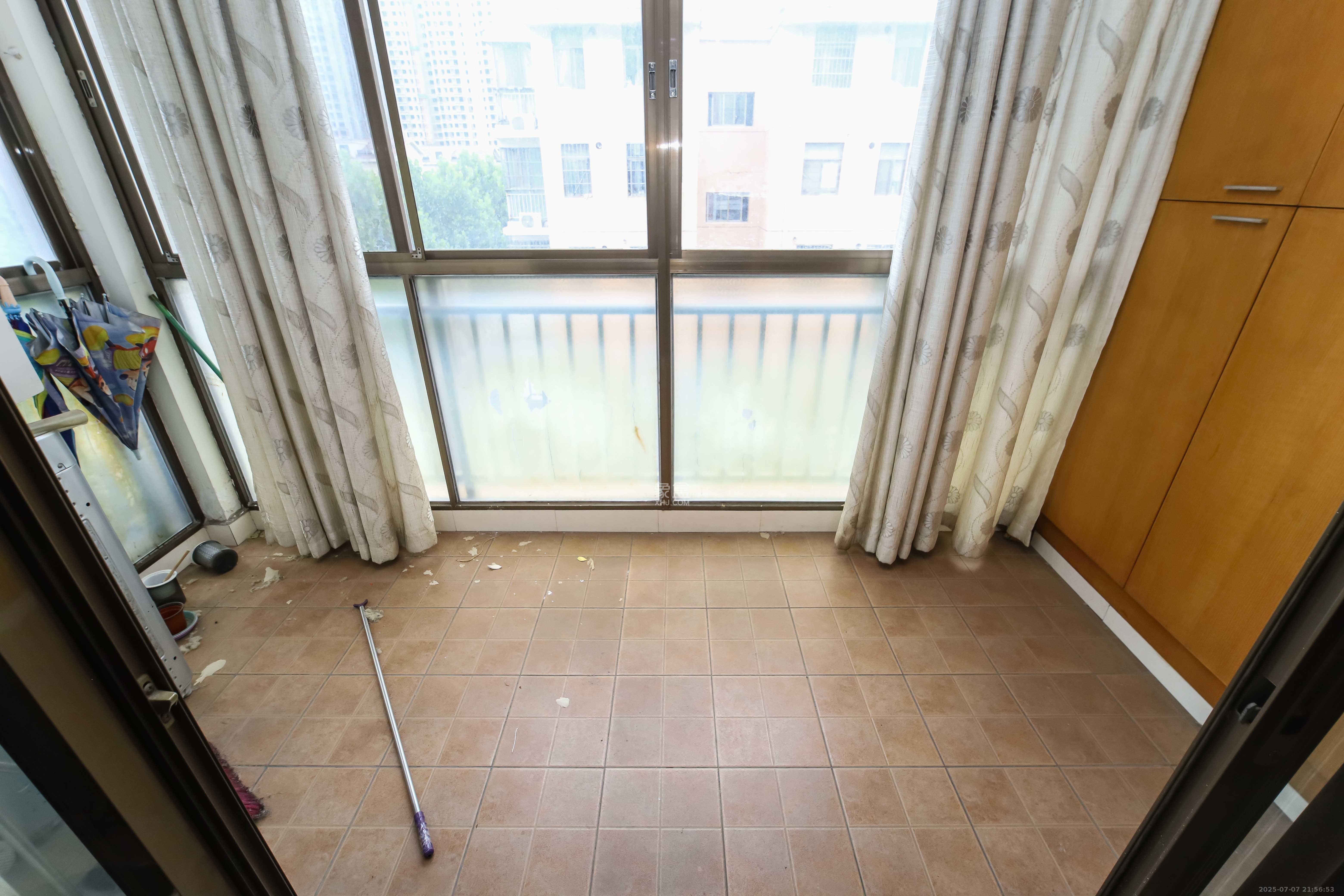 锦湘国际星城二期(锦雅苑) 2室1厅1卫 60.0万 锦湘国际星城二期(锦雅苑) 2室1厅1卫 60.0万阳台