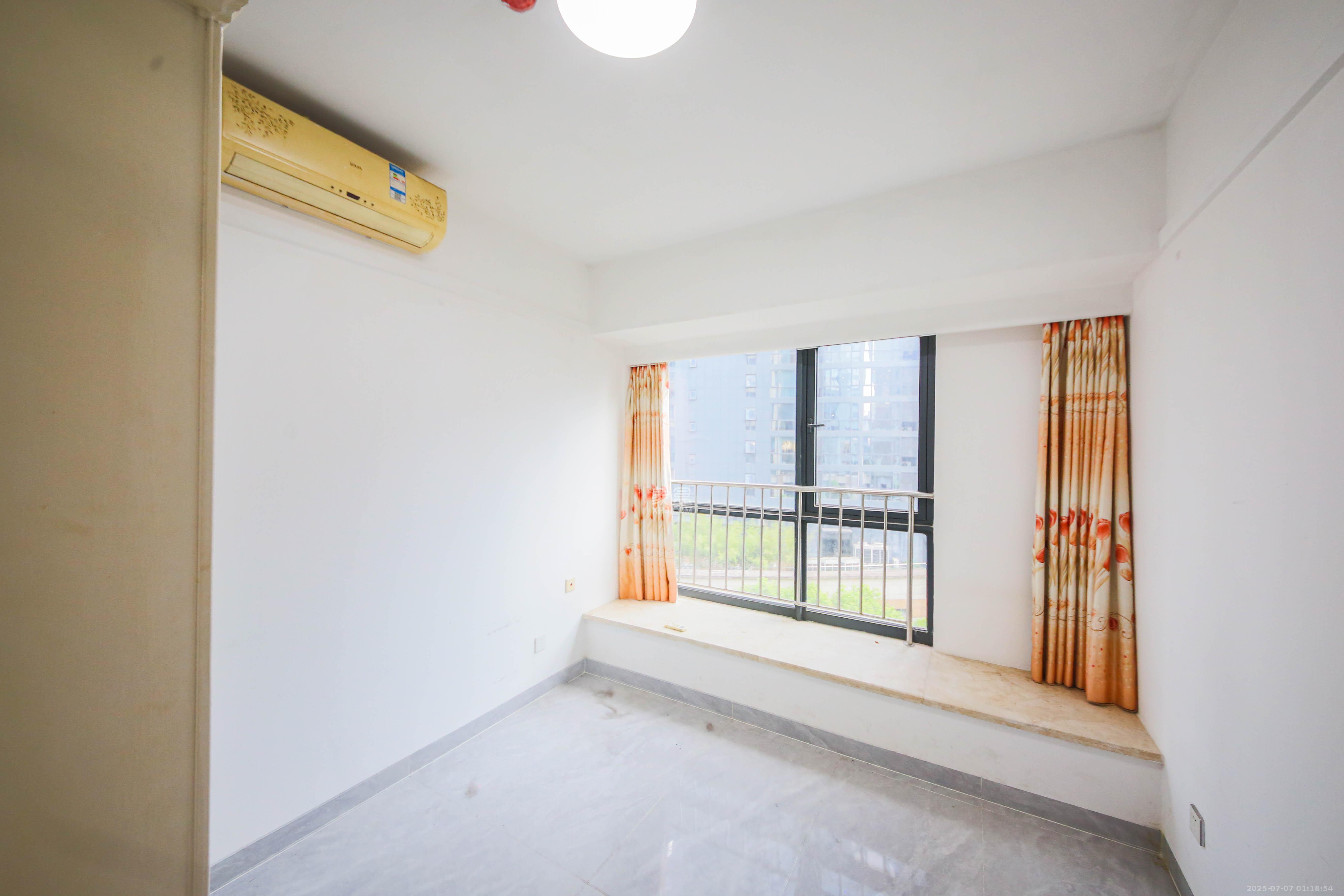 德思勤城市广场(宝格丽公寓) 1室1厅1卫 43.0万 德思勤城市广场(宝格丽公寓) 1室1厅1卫 43.0万卧室