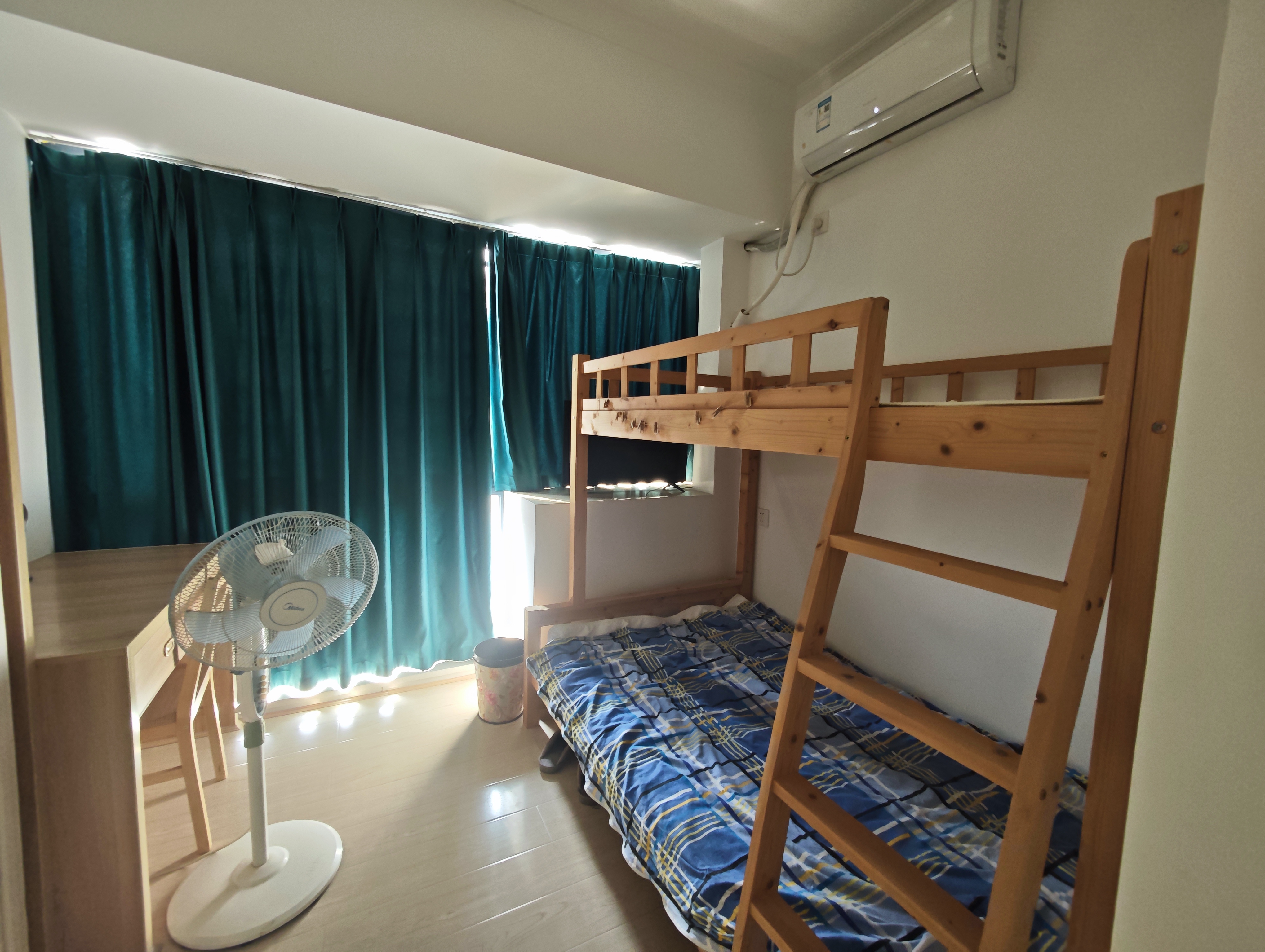 百弘学府城  2室1厅1卫    1300.0元/月室内图