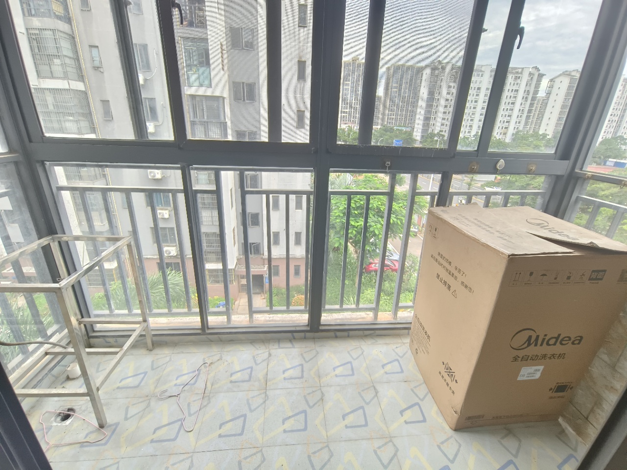 景山花园  2室2厅1卫   1800.00元/月室内图