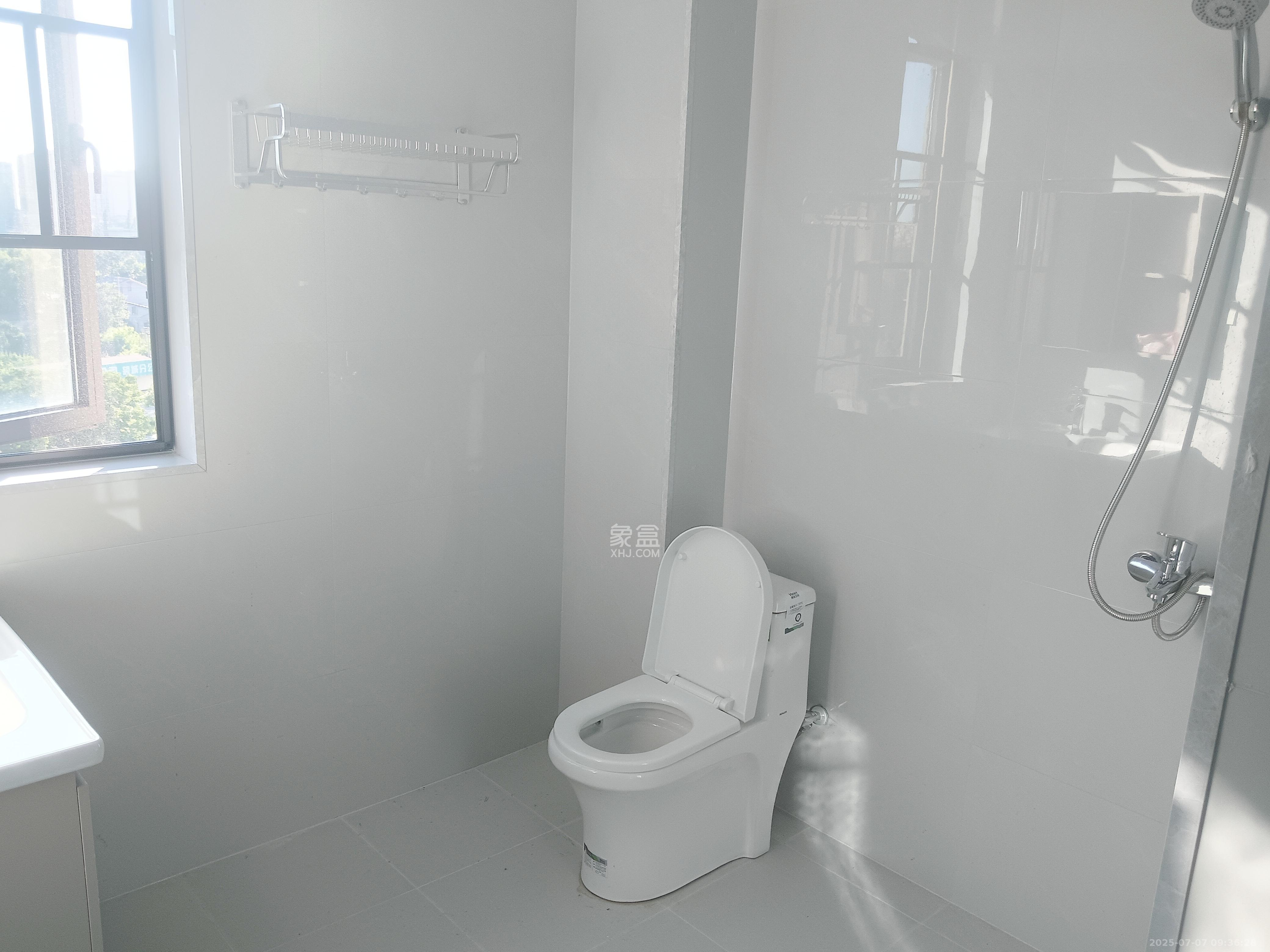 湾田望江府  3室2厅2卫    2200.0元/月 湾田望江府  3室2厅2卫    2200.0元/月室内图