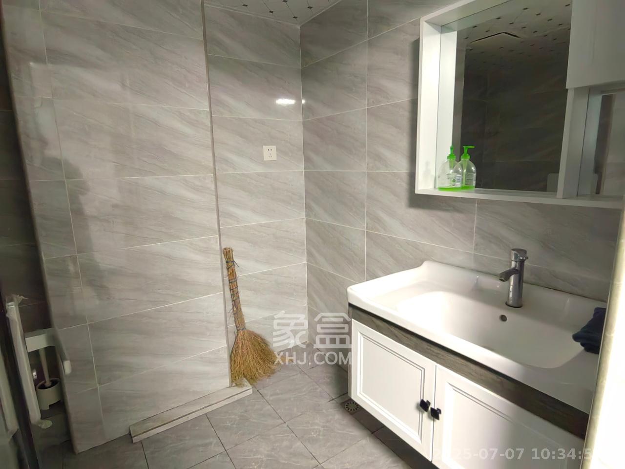 荣盛花语书苑 2室1厅1卫 2500.0元/月 荣盛花语书苑 2室1厅1卫 2500.0元/月室内图