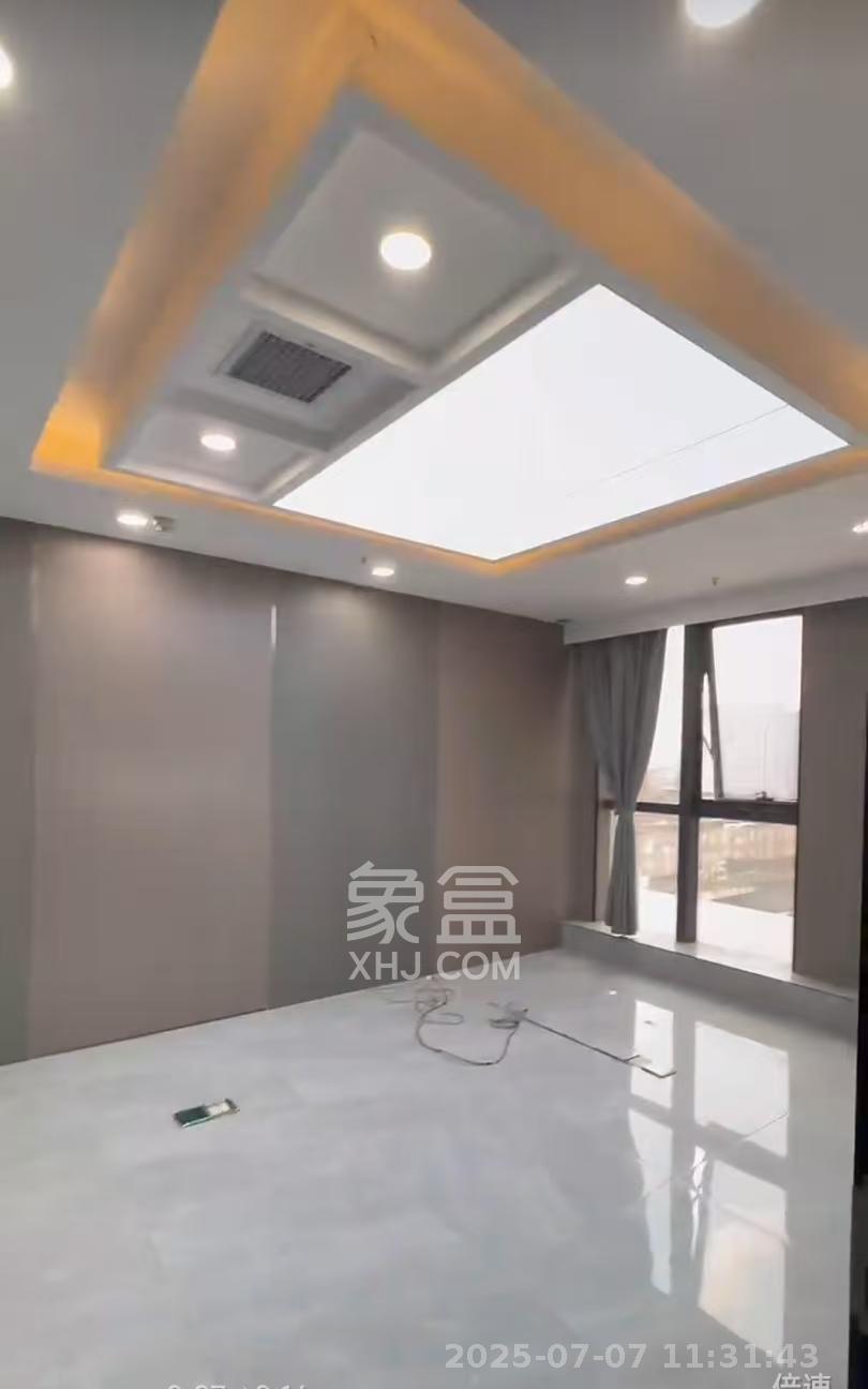 绿地中心 3室1厅0卫 8000.0元/月 绿地中心 3室1厅0卫 8000.0元/月室内图