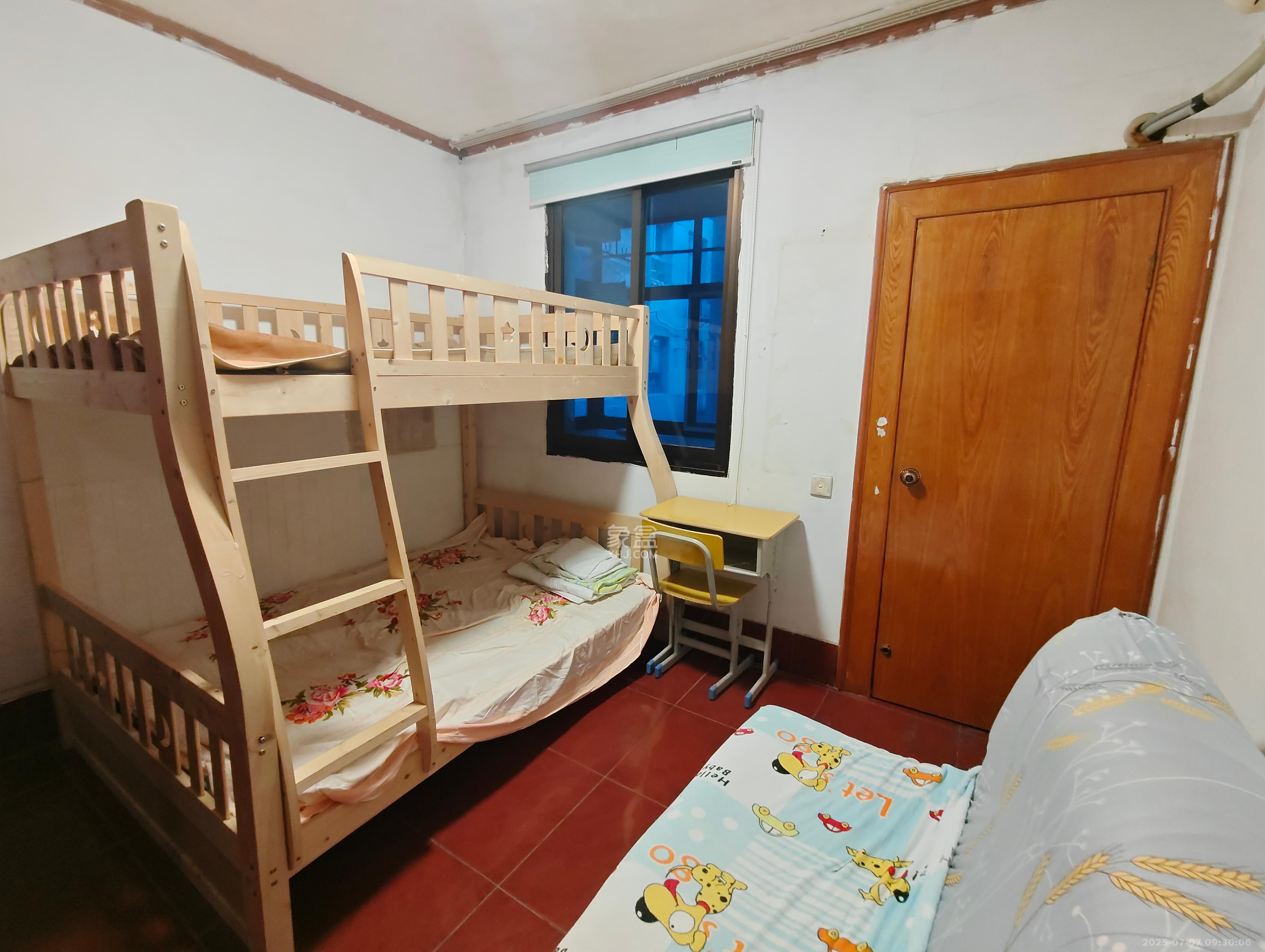 长郡花园  4室1厅1卫    2800.0元/月 长郡花园  4室1厅1卫    2800.0元/月室内图