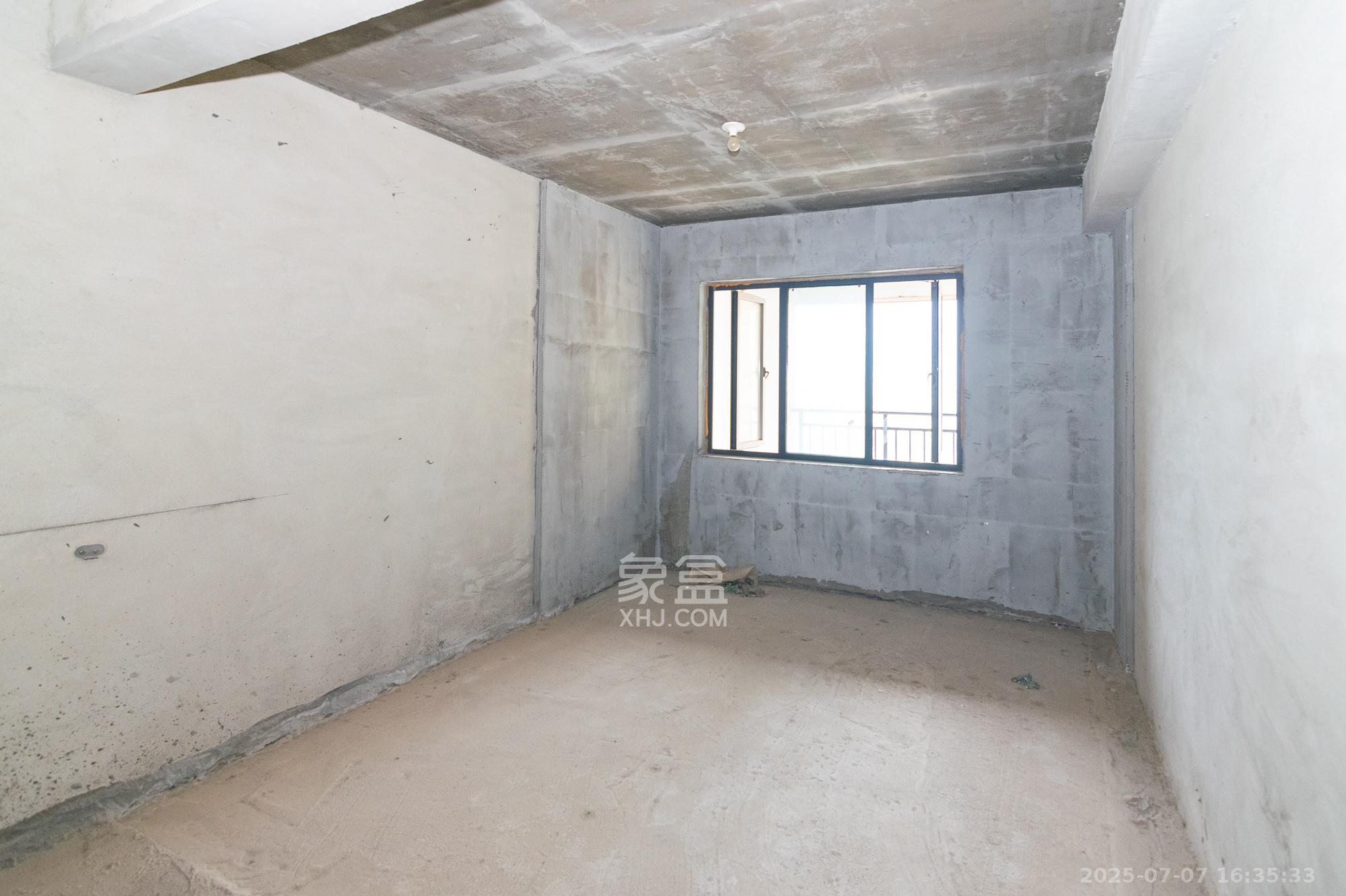 澳海谷山府 4室2厅2卫 100.0万 澳海谷山府 4室2厅2卫 100.0万卧室