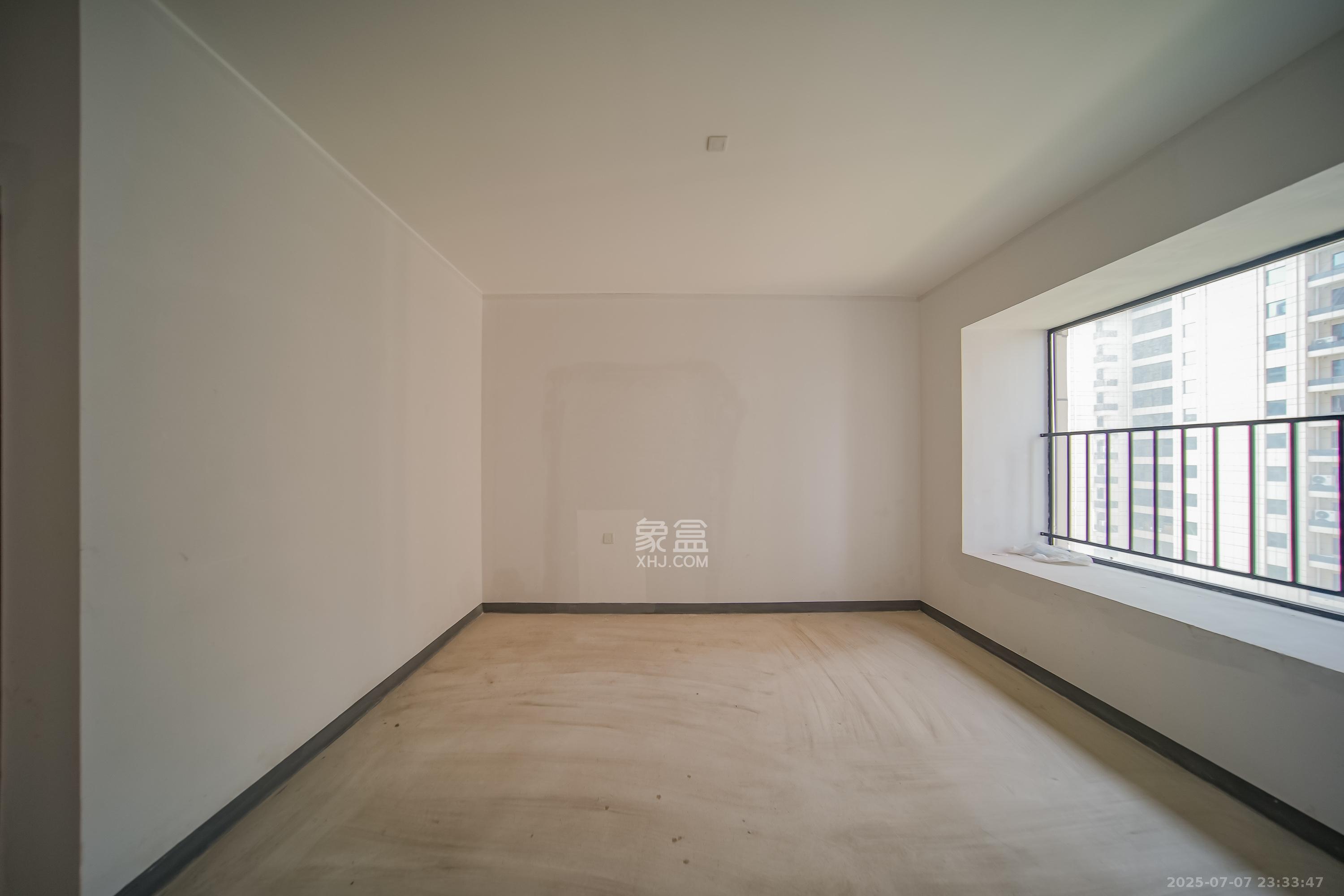 建投象山国际  3室2厅2卫   118.00万卧室