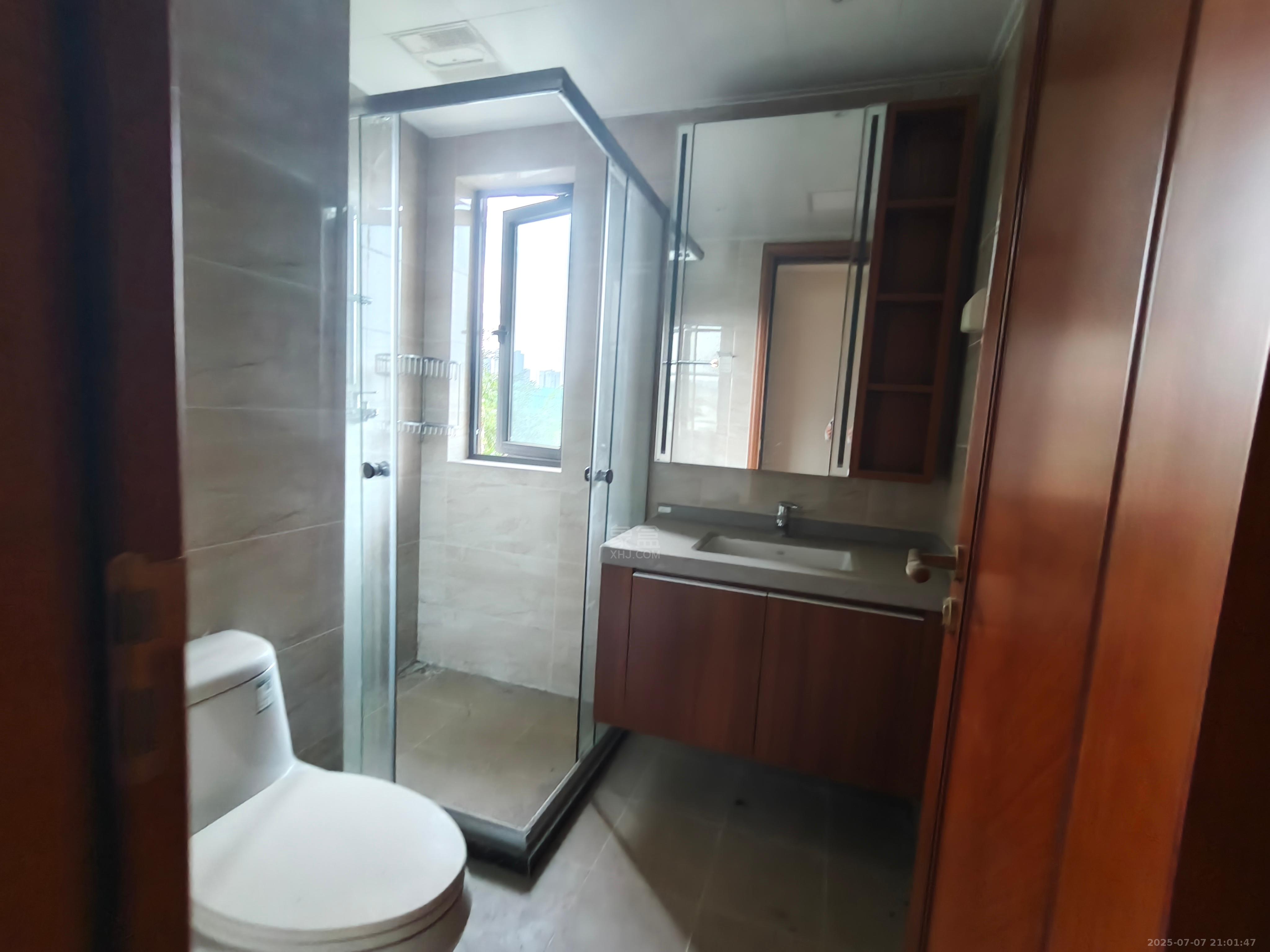 恒大华府 3室2厅2卫 1800.0元/月 恒大华府 3室2厅2卫 1800.0元/月室内图