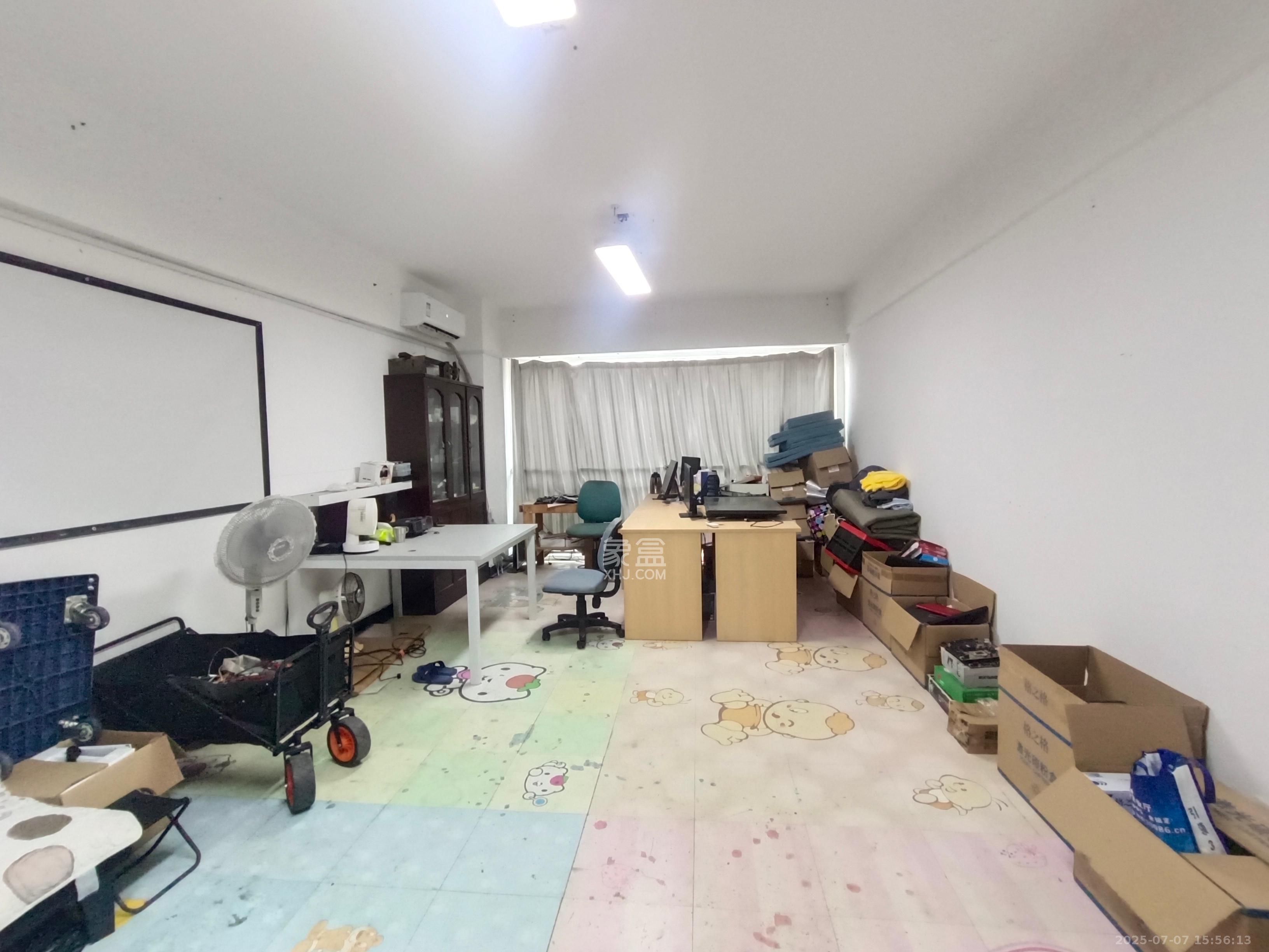 朝阳银座  1室1厅1卫   1500.00元/月室内图1
