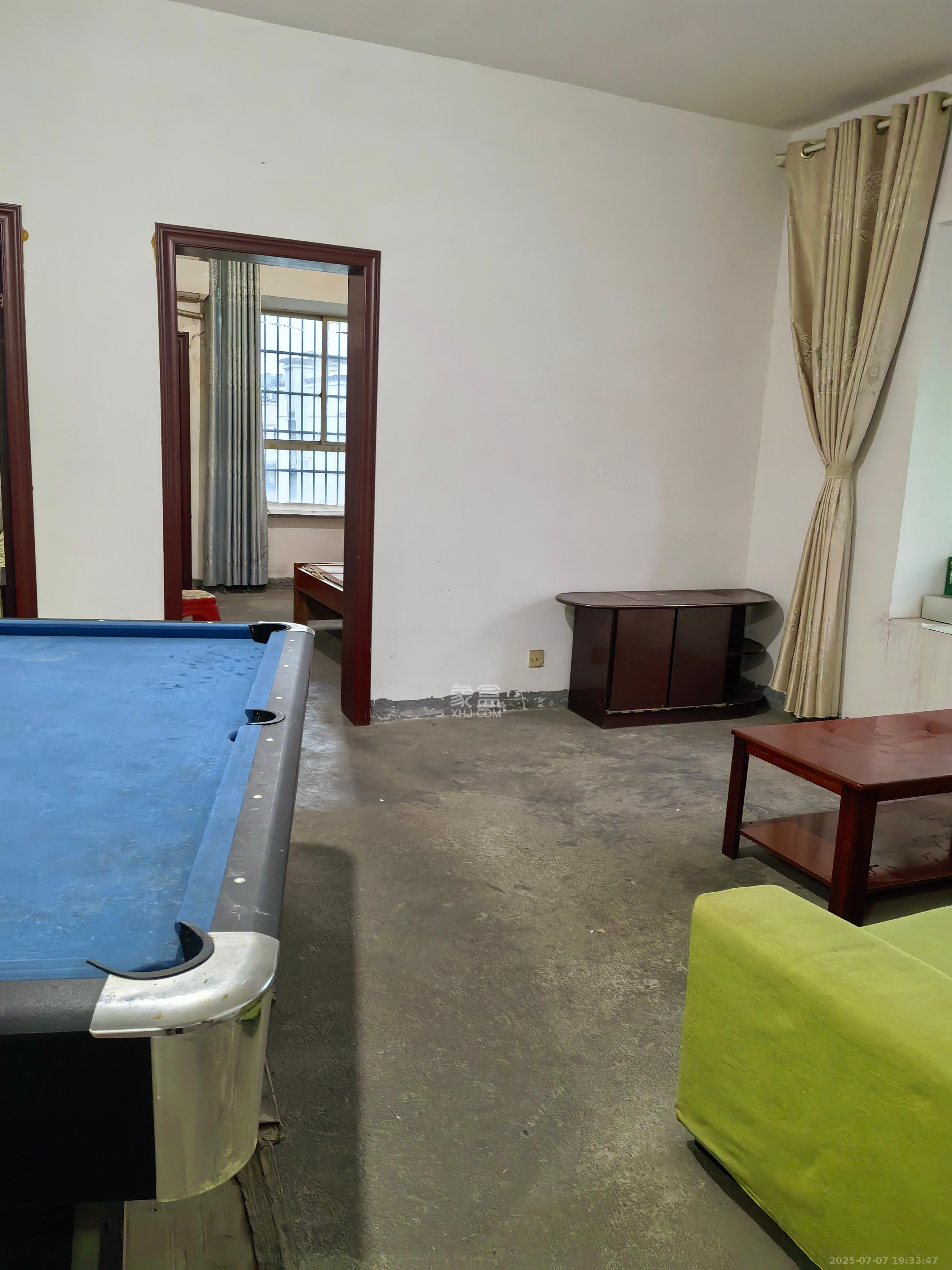 中南汽车世界 3室2厅1卫 1000.0元/月 中南汽车世界 3室2厅1卫 1000.0元/月室内图