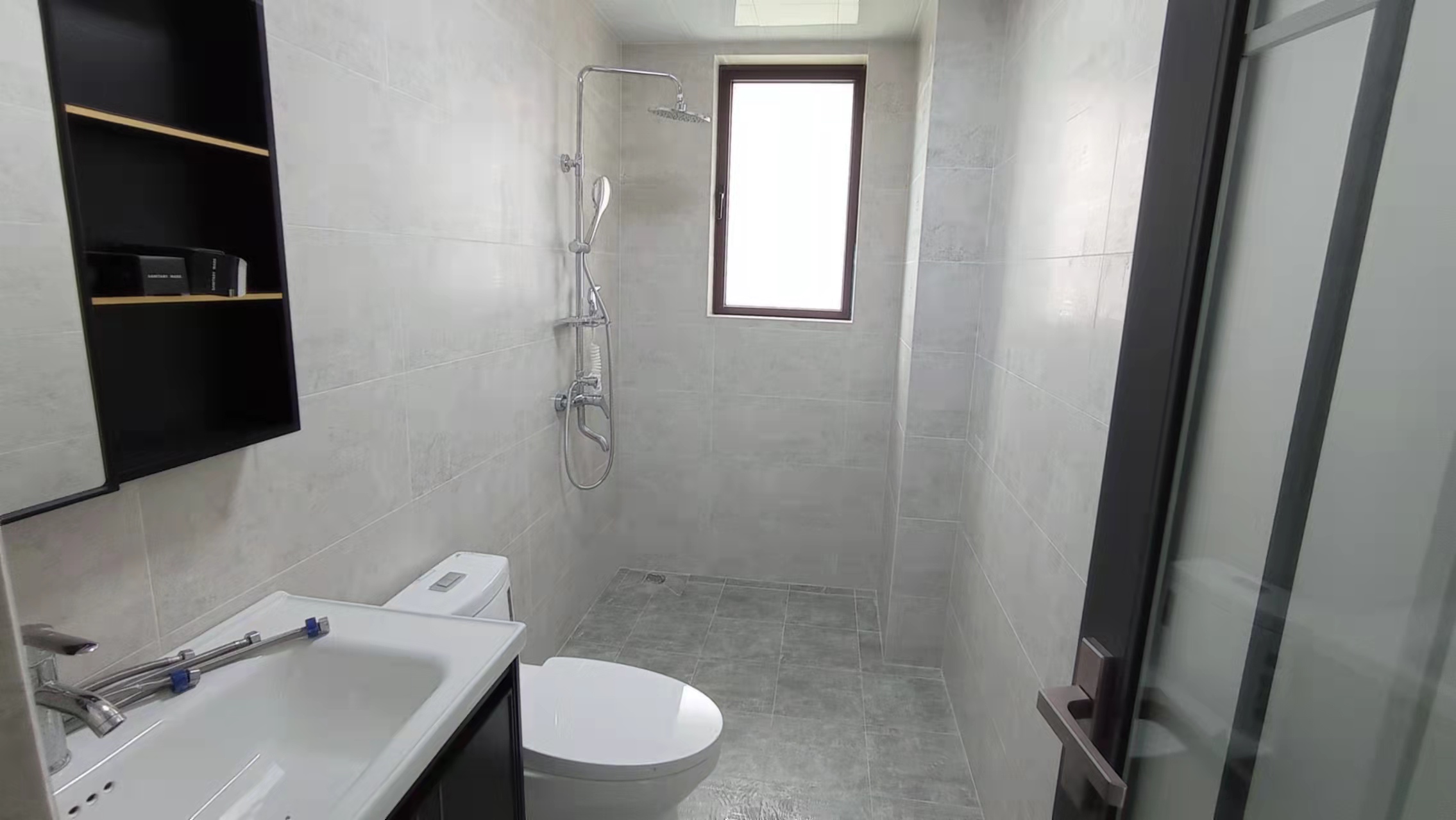 恩祥新城 5室2厅2卫 5000.0元/月 恩祥新城 5室2厅2卫 5000.0元/月室内图