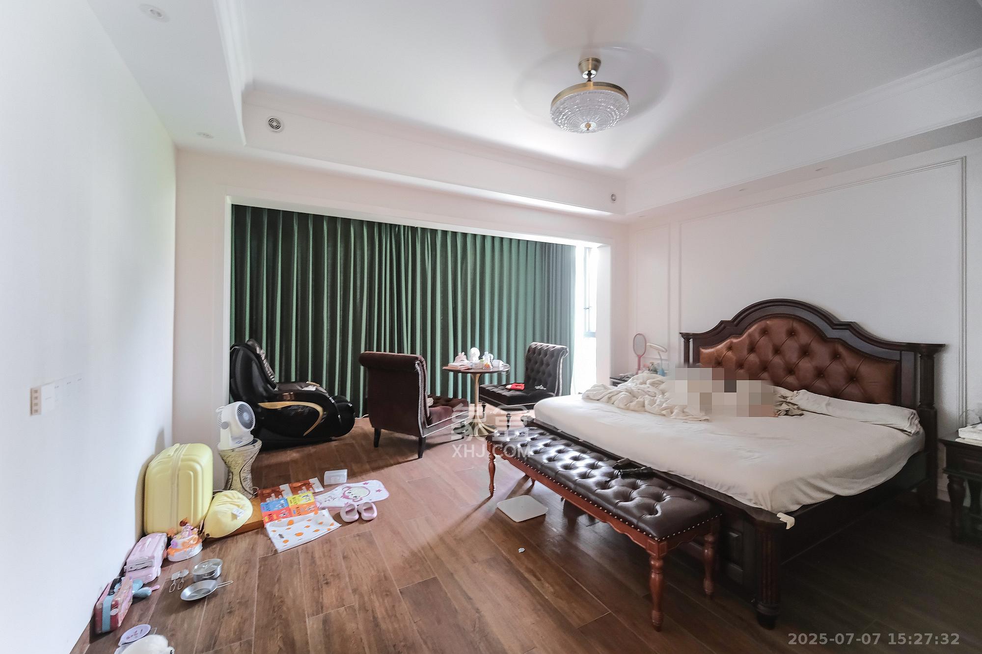 碧桂园翘楚棠  5室2厅3卫    450.0万 碧桂园翘楚棠  5室2厅3卫    450.0万卧室