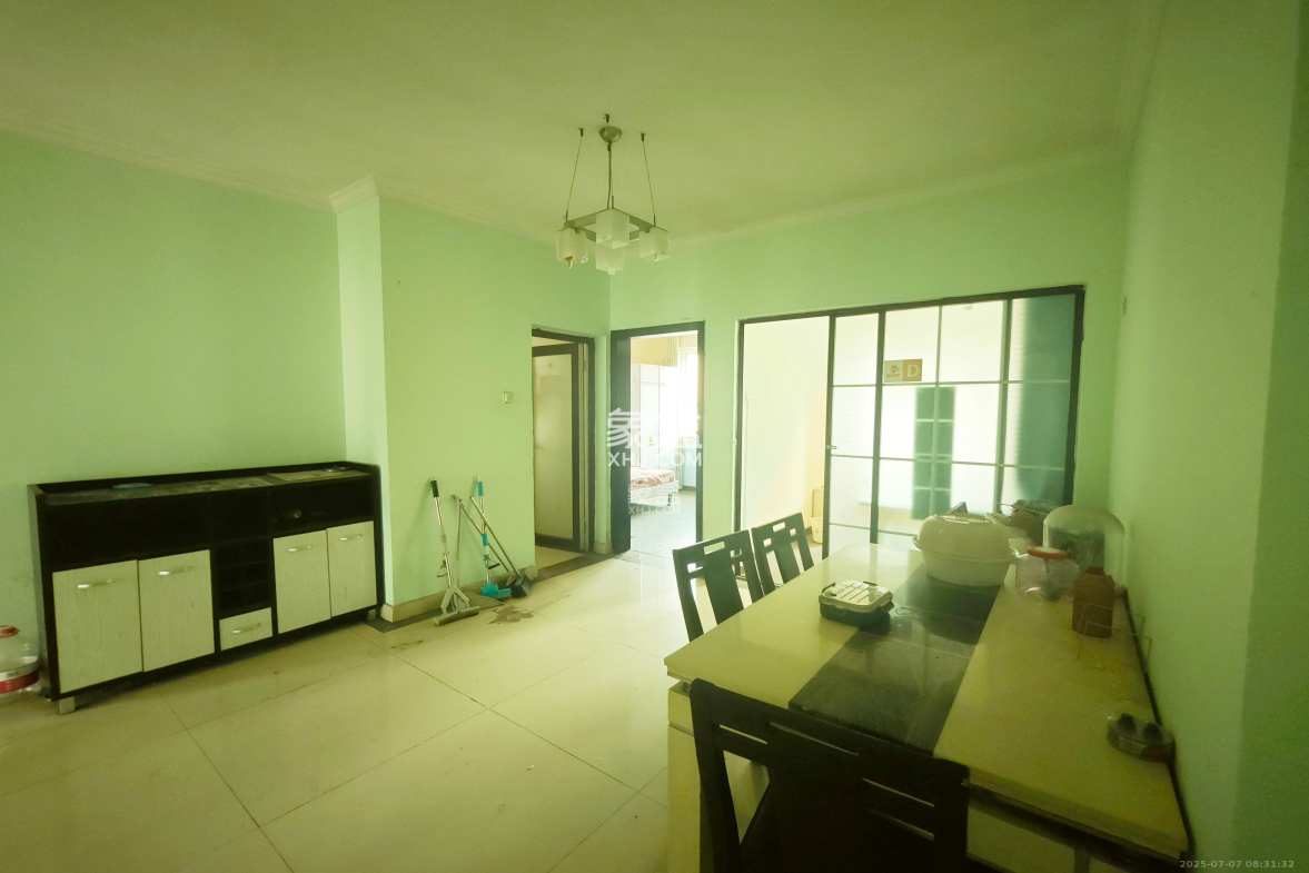 珠江花城一期桂苑  3室2厅2卫    2400.0元/月 珠江花城一期桂苑  3室2厅2卫    2400.0元/月室内图