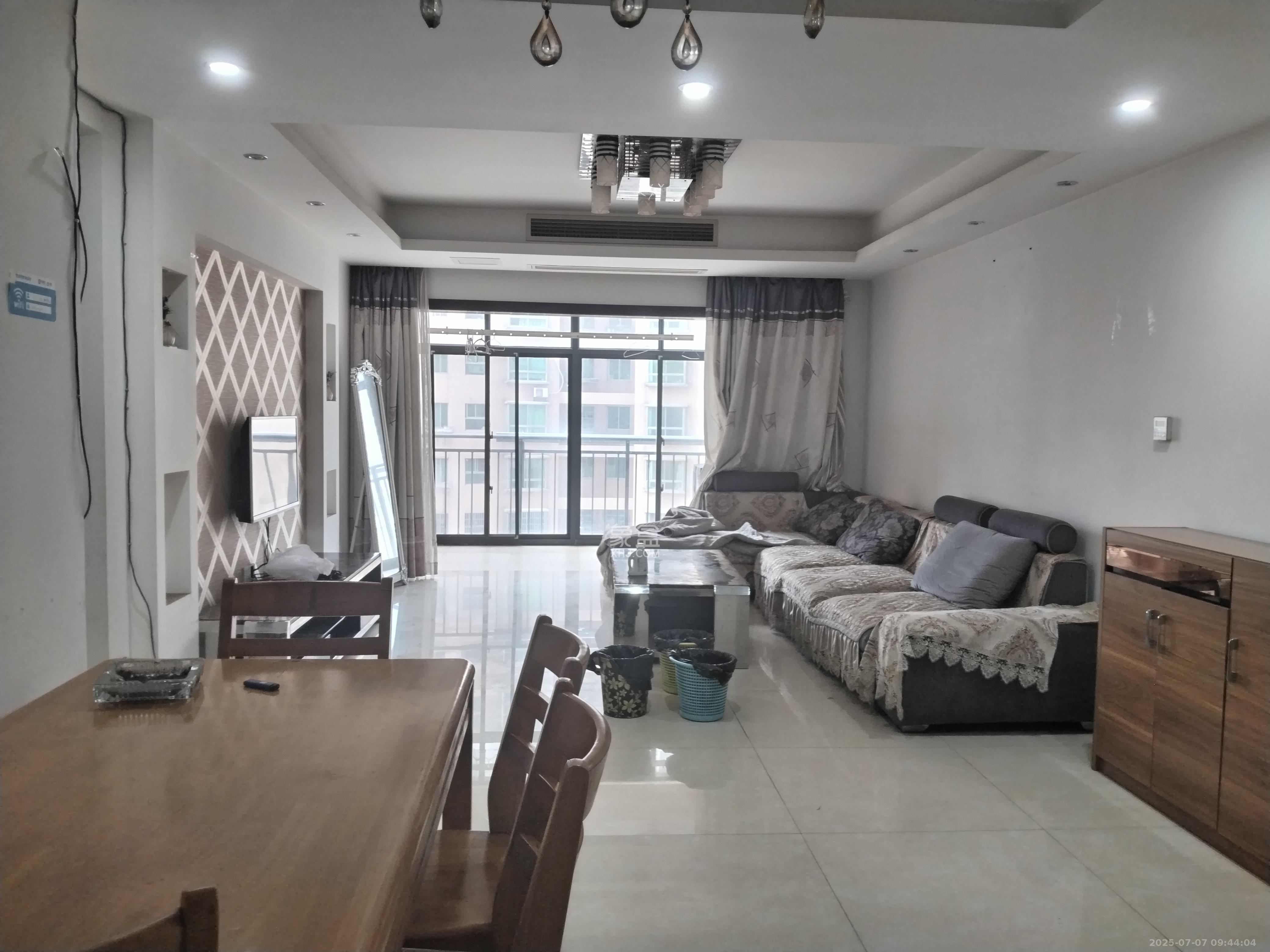 万象新天  4室2厅1卫    2600.0元/月 万象新天  4室2厅1卫    2600.0元/月室内图