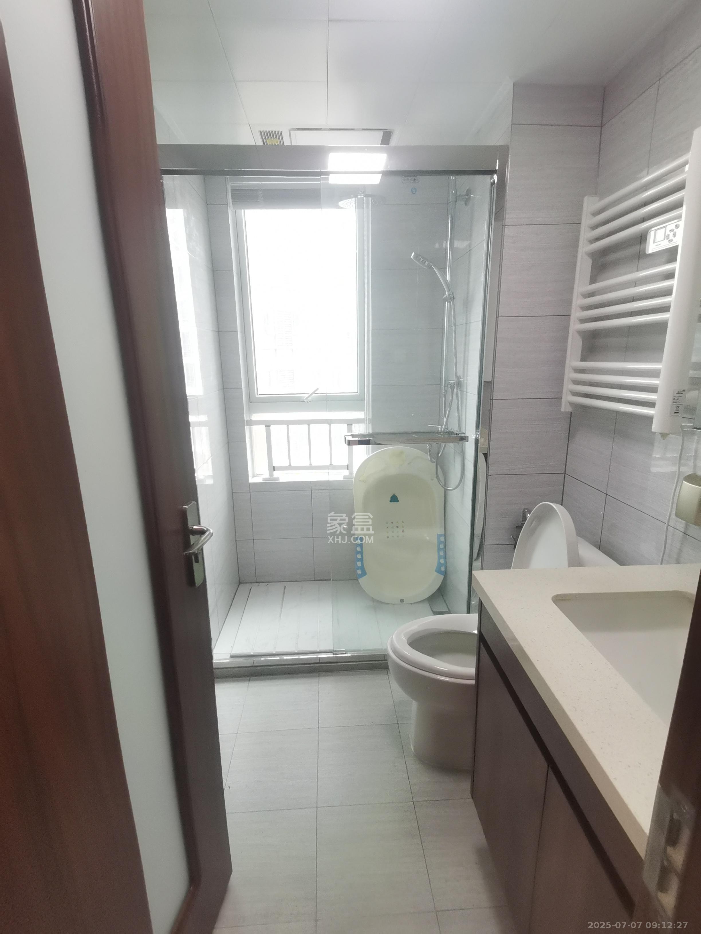 中欣楚天御府E区  3室2厅2卫   3200.00元/月室内图