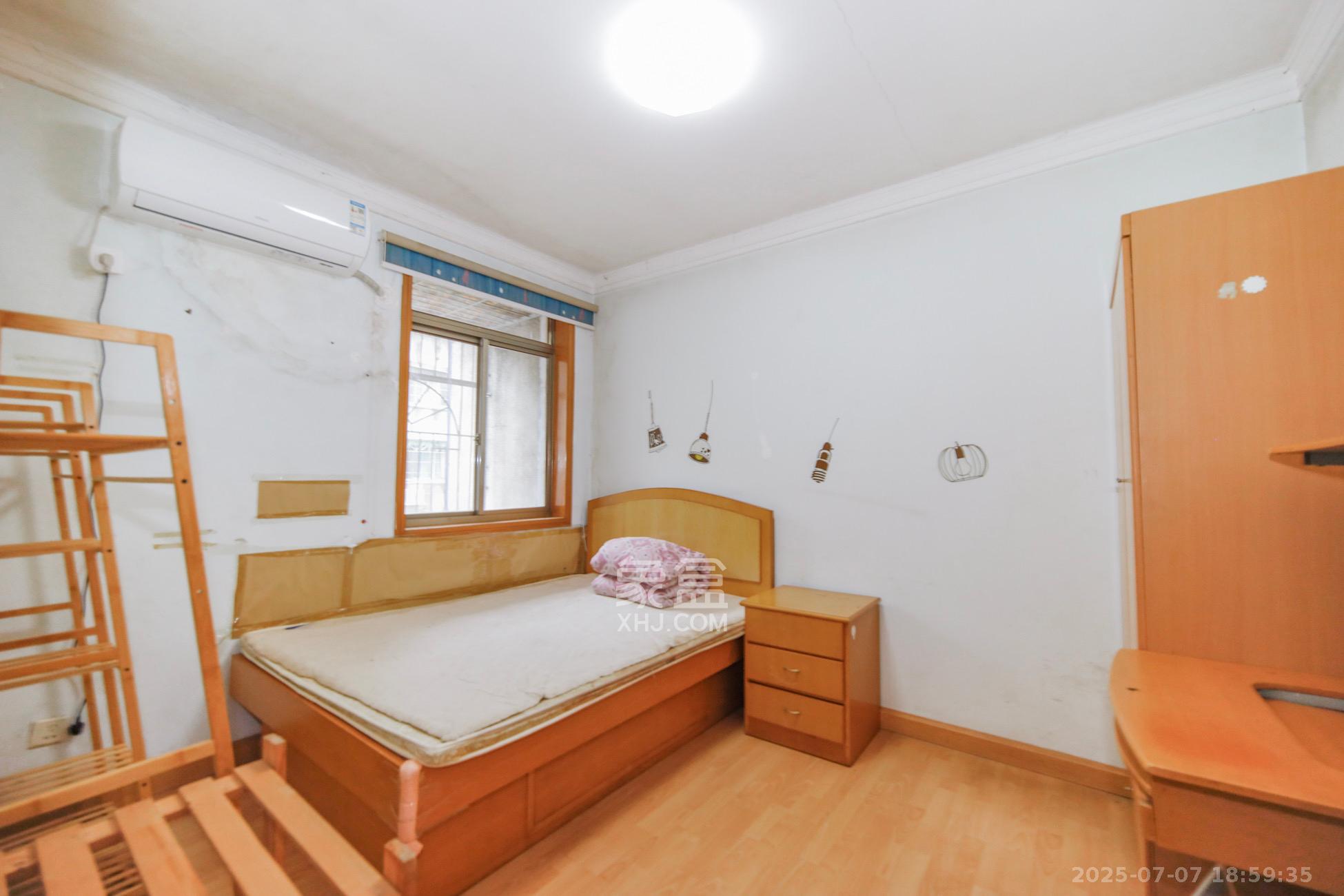 南园小区  3室2厅1卫   1600.00元/月室内图
