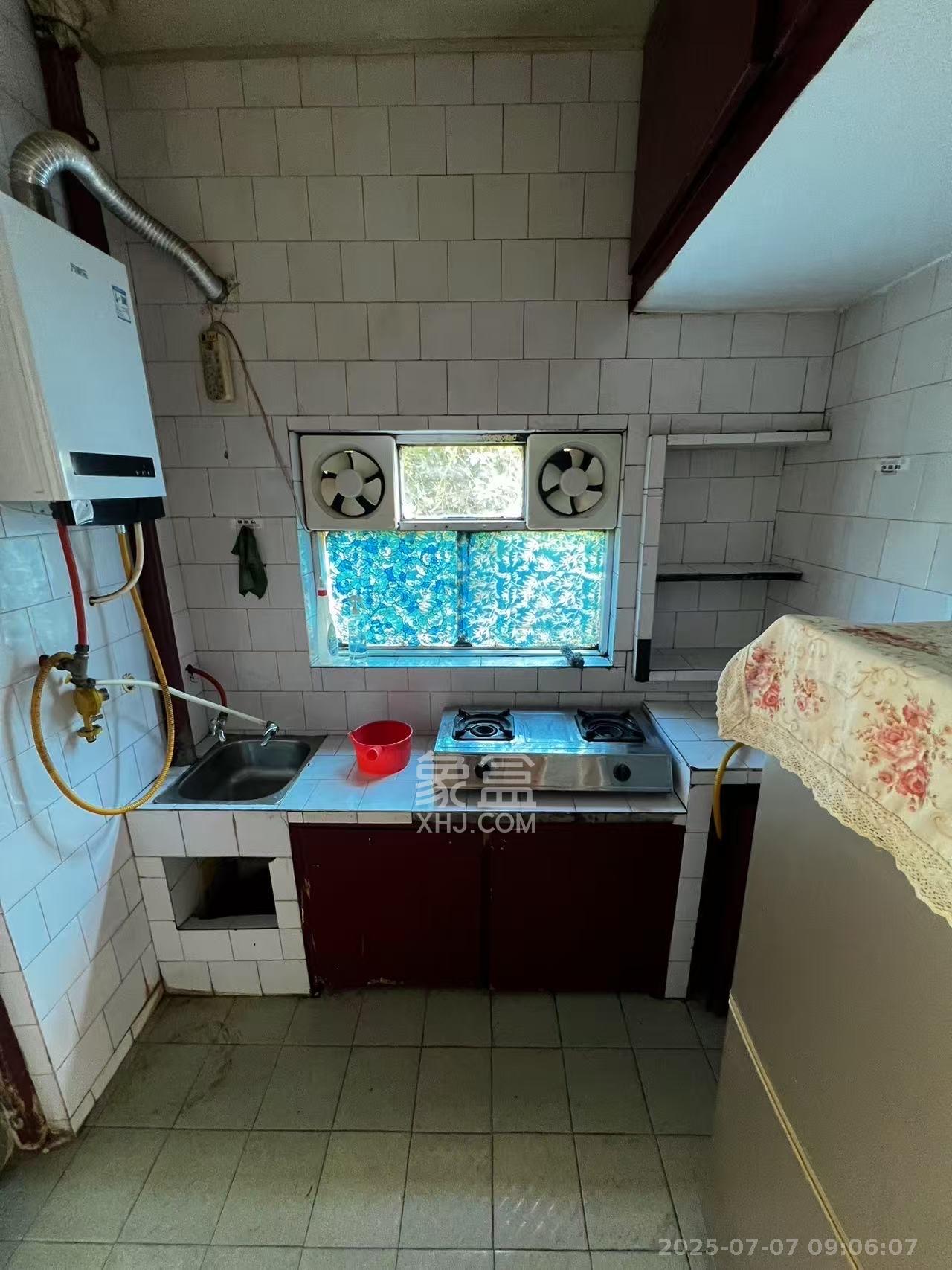 向韶村  1室1厅1卫    1400.0元/月 向韶村  1室1厅1卫    1400.0元/月室内图