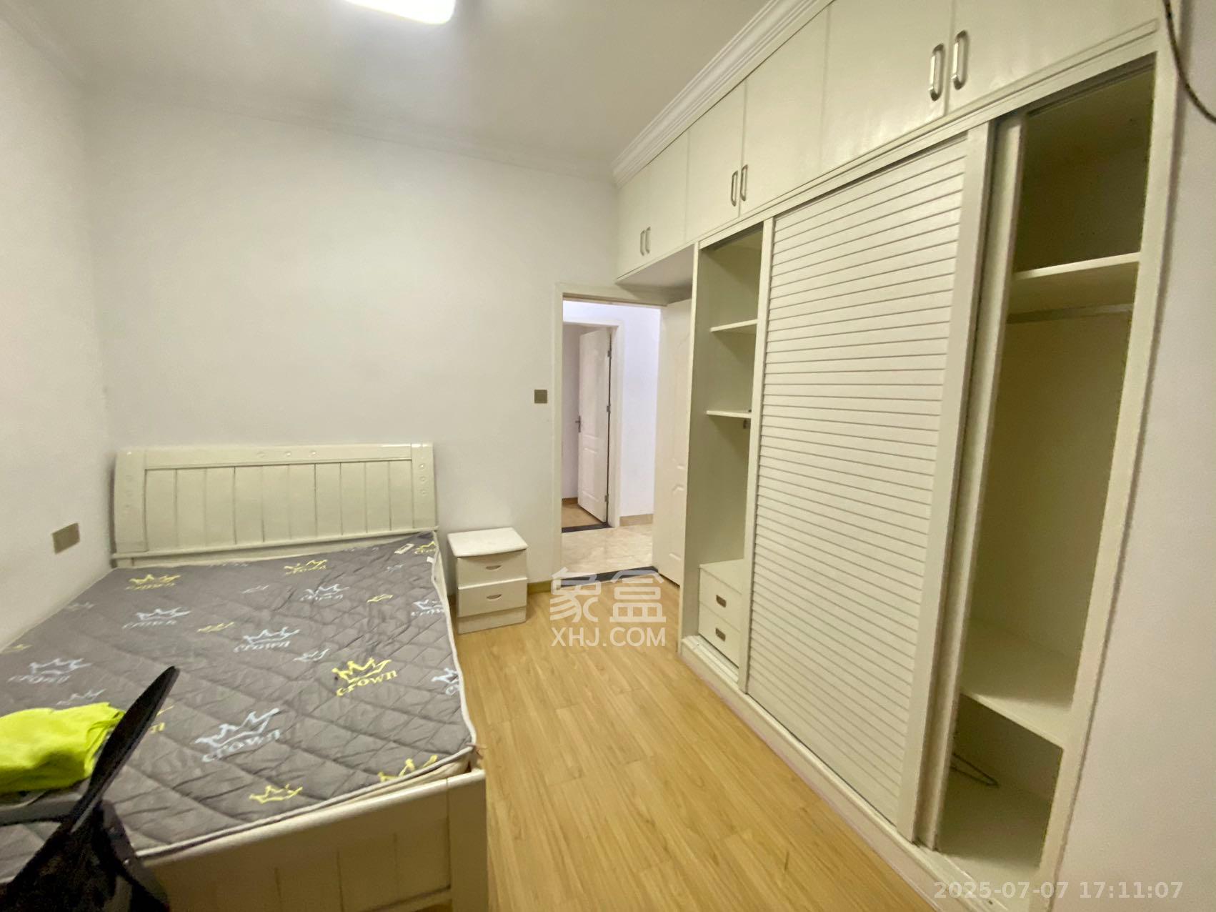 新盛珑璟台  4室2厅2卫    2850.0元/月室内图