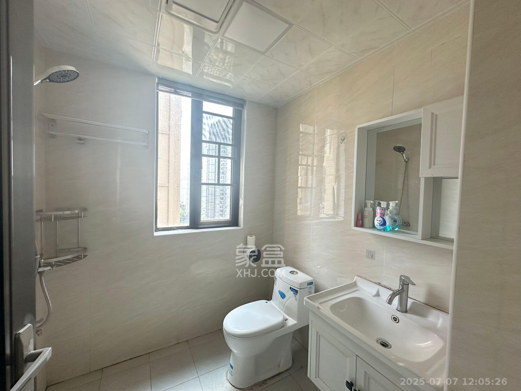 鸿邦国际城 3室2厅1卫 2400.0元/月 鸿邦国际城 3室2厅1卫 2400.0元/月室内图